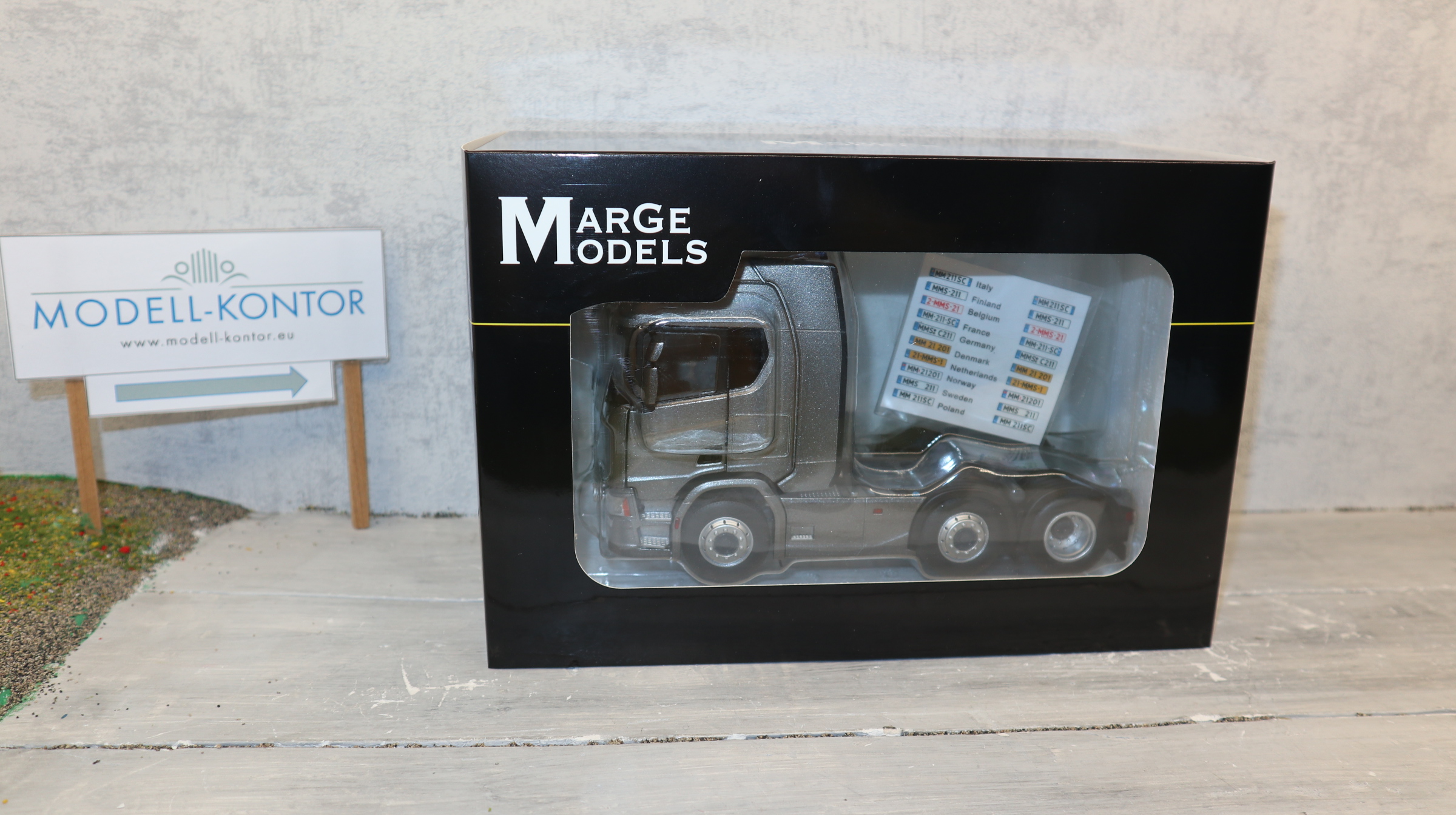 MarGe 2015-02 in 1:32 SCANIA R500 6x2 in dunkelgrau als SZM