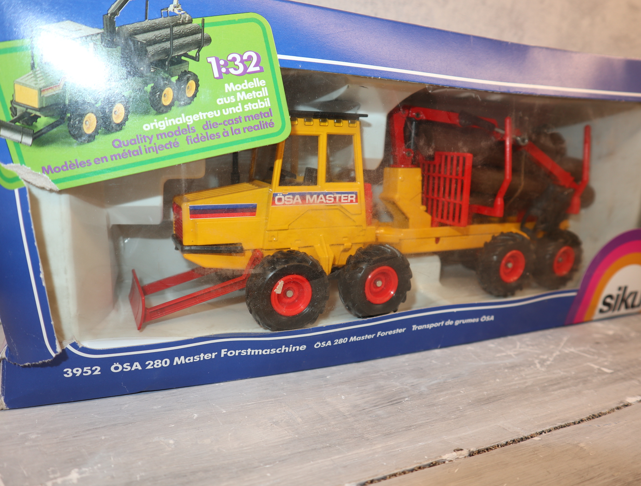 Siku 3952 in 1:32 ÖSA 280 Master Forstmaschine in gelb,  NEU in OVP