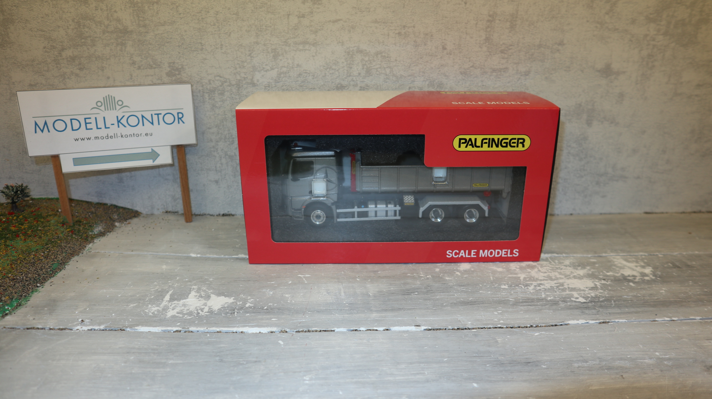 WSI 02-3792 in 1:50, MB Arocs MP4 6x4 silber Palfinger Abroller, NEU in OVP