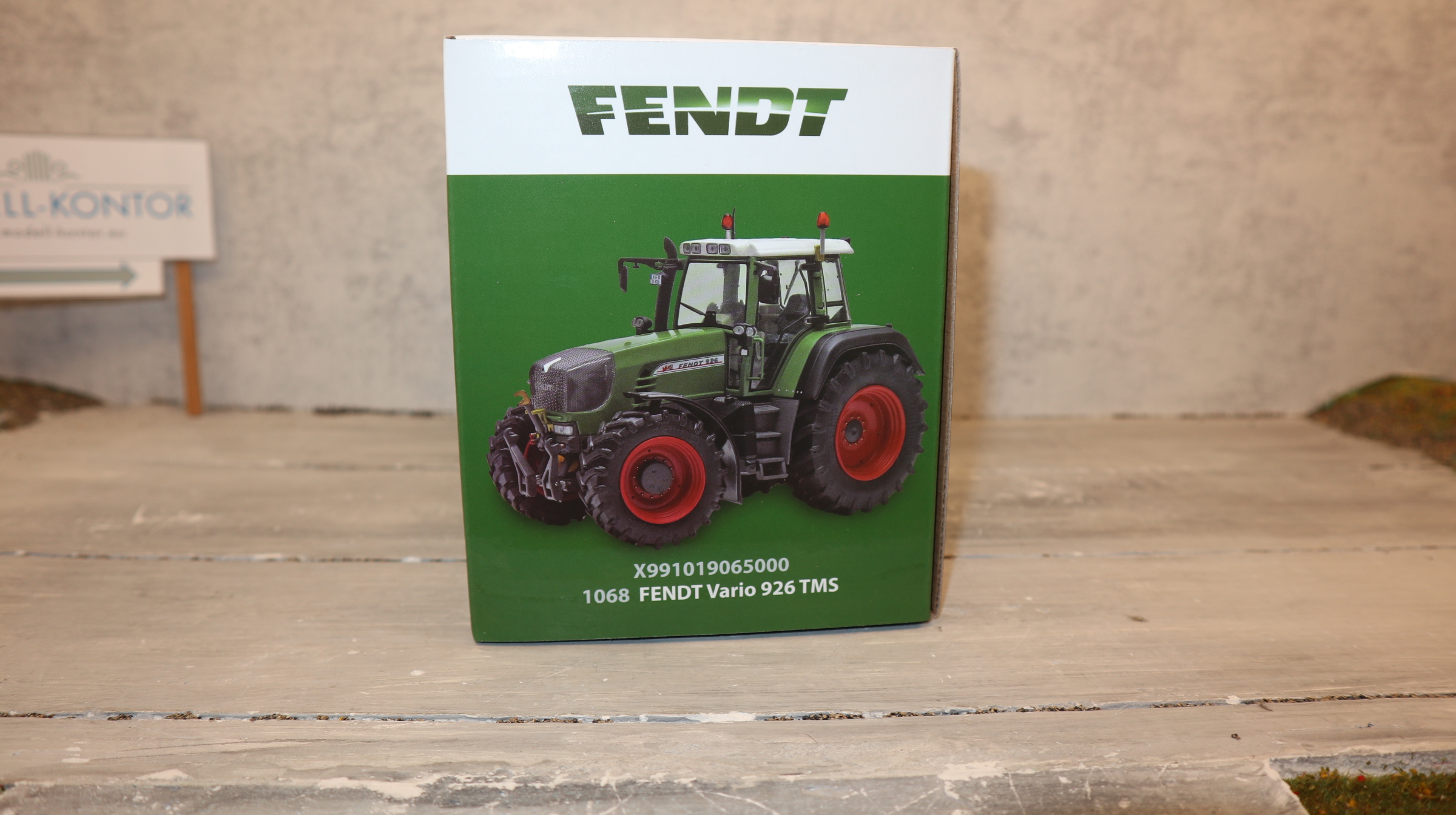 Weise Toys 1068 in 1:32 Fendt Favorit 926 Vario, in Fendt-Werbe-Verpackung , NEU in OVP