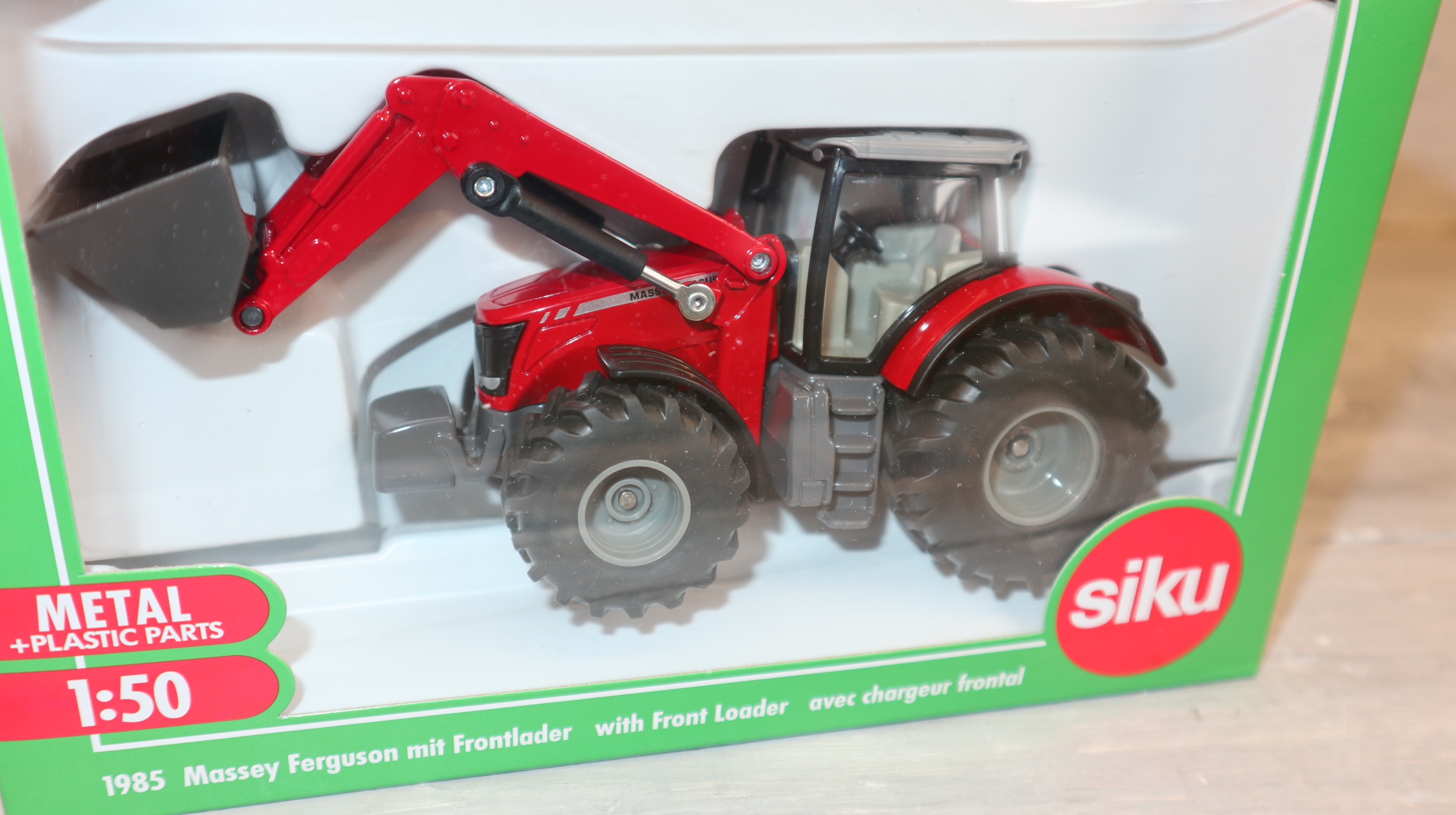 Siku 1985 in 1:50,  Massey Ferguson mit Frontlader, Neu in OVP
