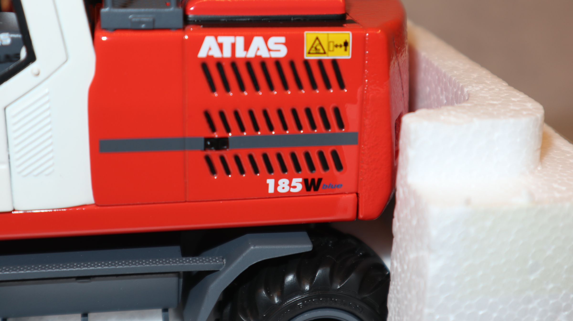 AT Collections 3200153 in 1:32, ATLAS 185 W Radlader, Classic-Farben NEU in OVP