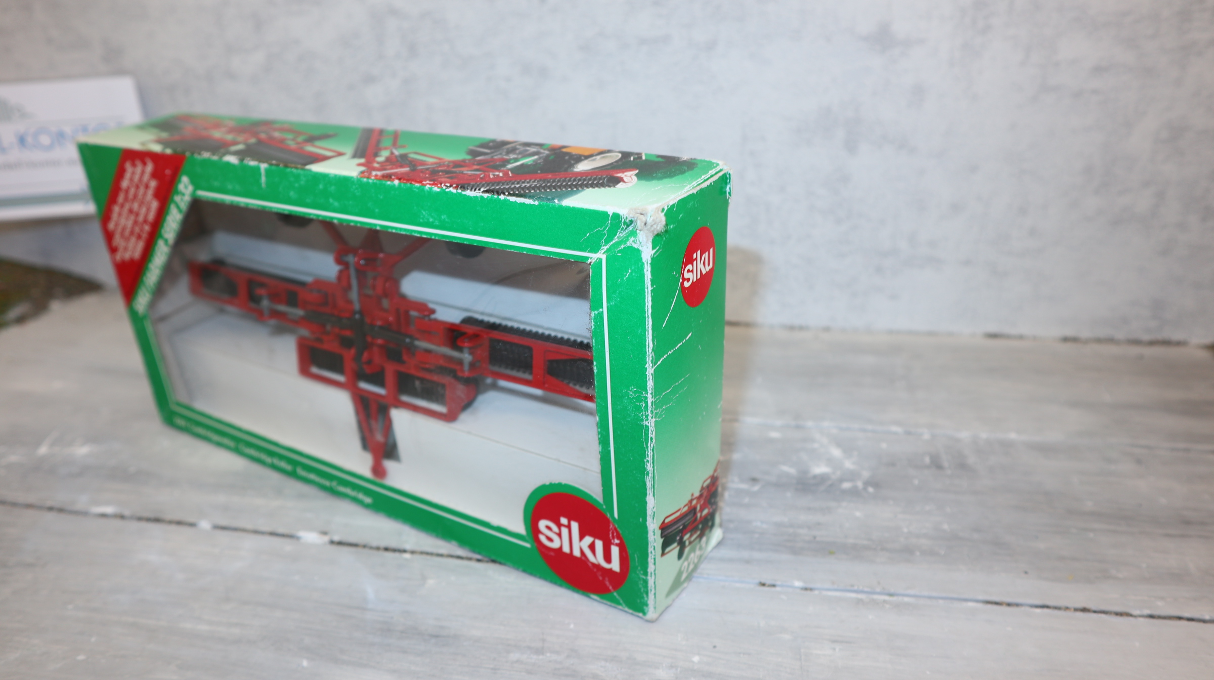 Siku 2263 in 1:32 Cambridwalze, ROT mit schwarzen Walzen, NEU in OVP