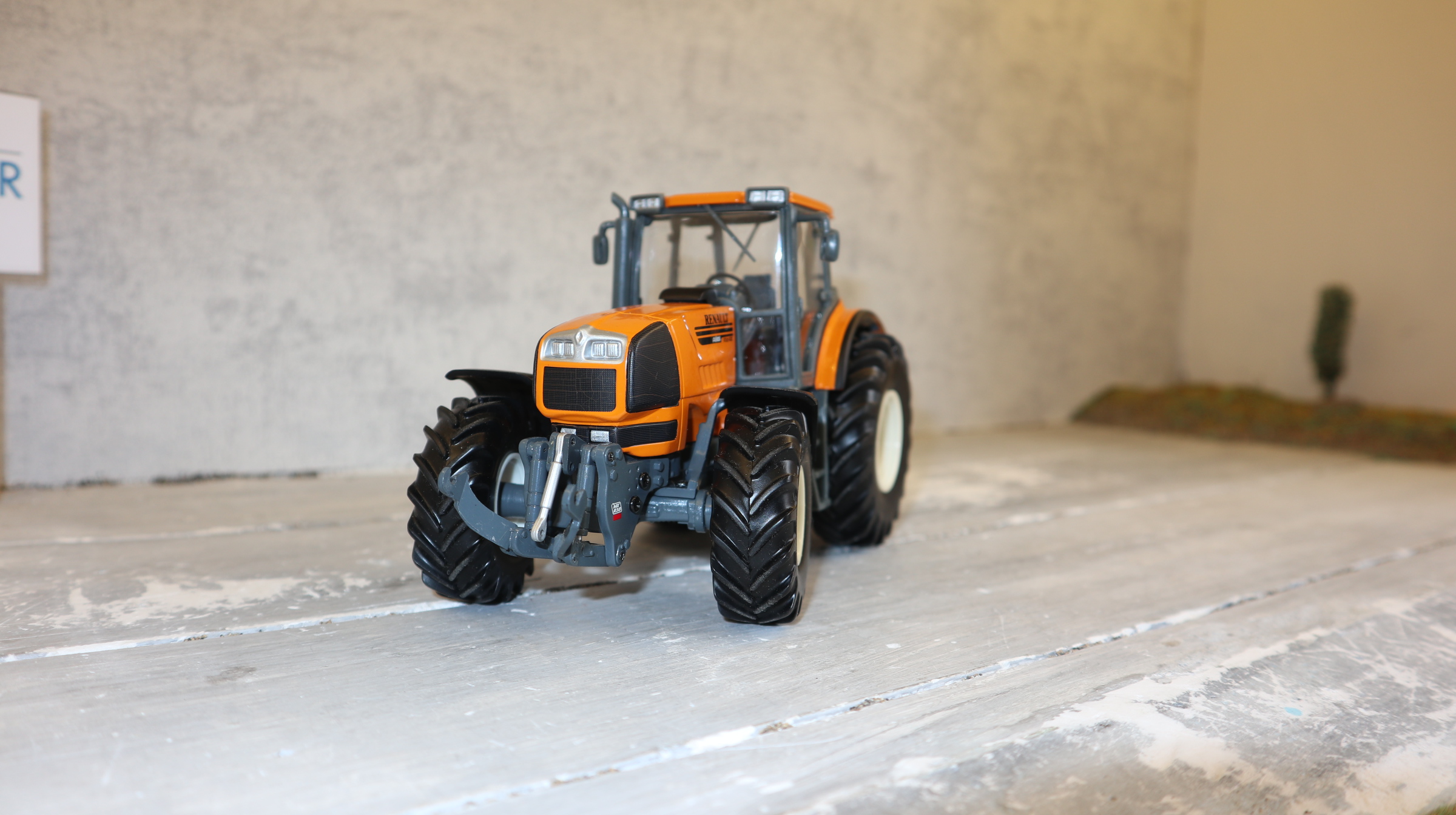 Universal Hobbies UH 2673 in 1:32, Renault Atles 963 RZ, NEU in OVP