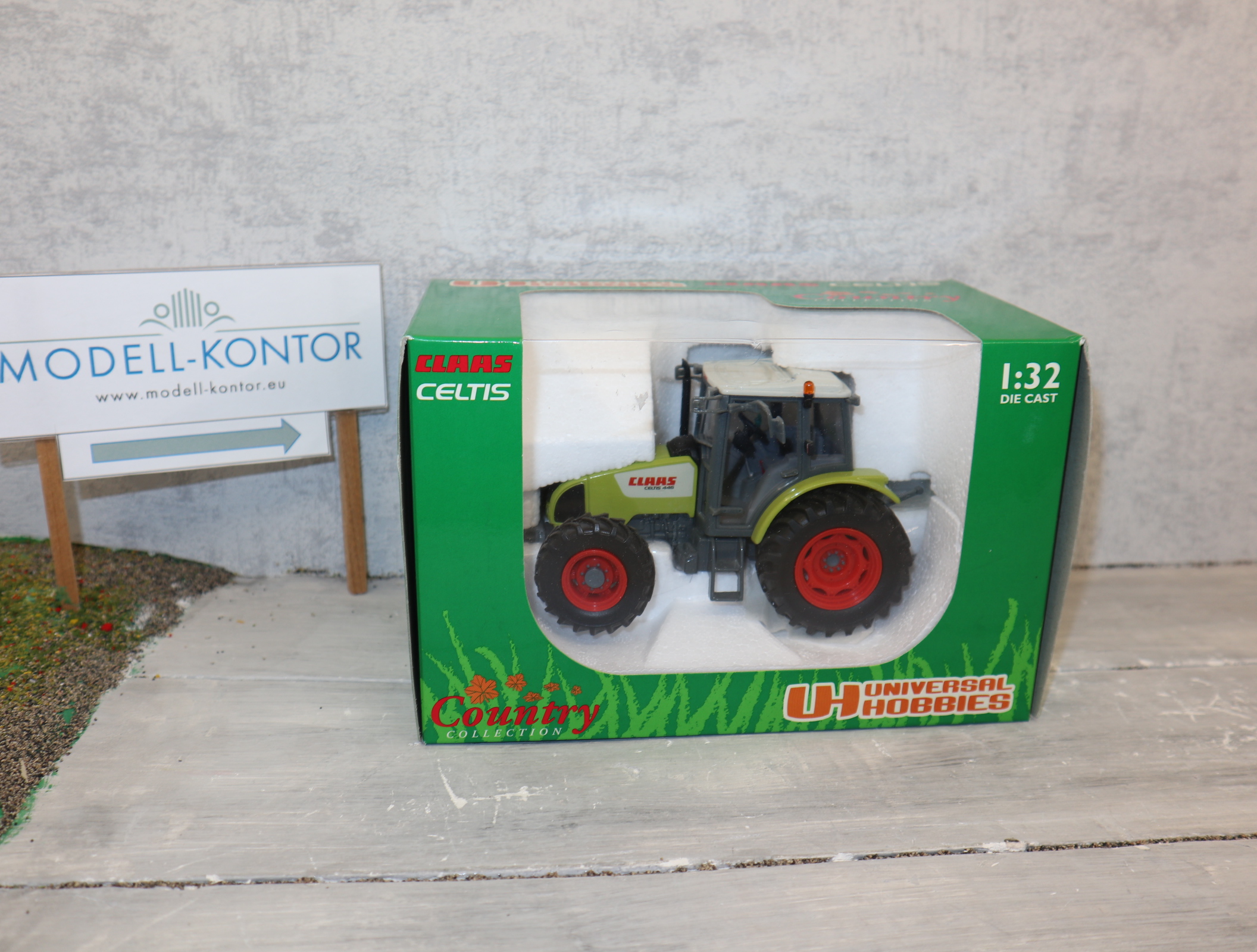 UH 2209 in 1:32  Claas Celtis 446 , NEU in OVP