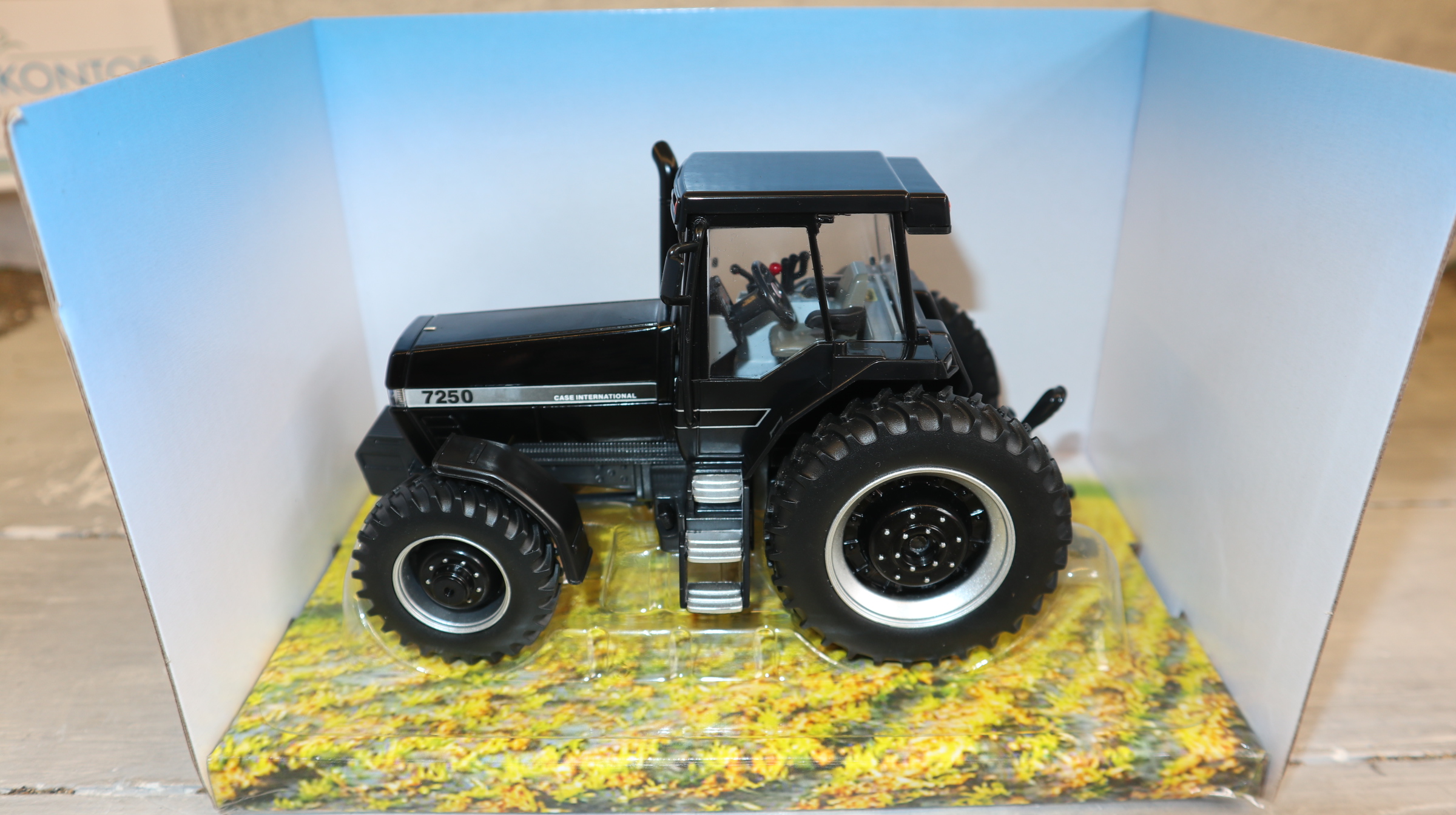 Britains 43417 in 1:32, CASE IH Magnum 7250 BLACK Sondermodell  NEU in OVP