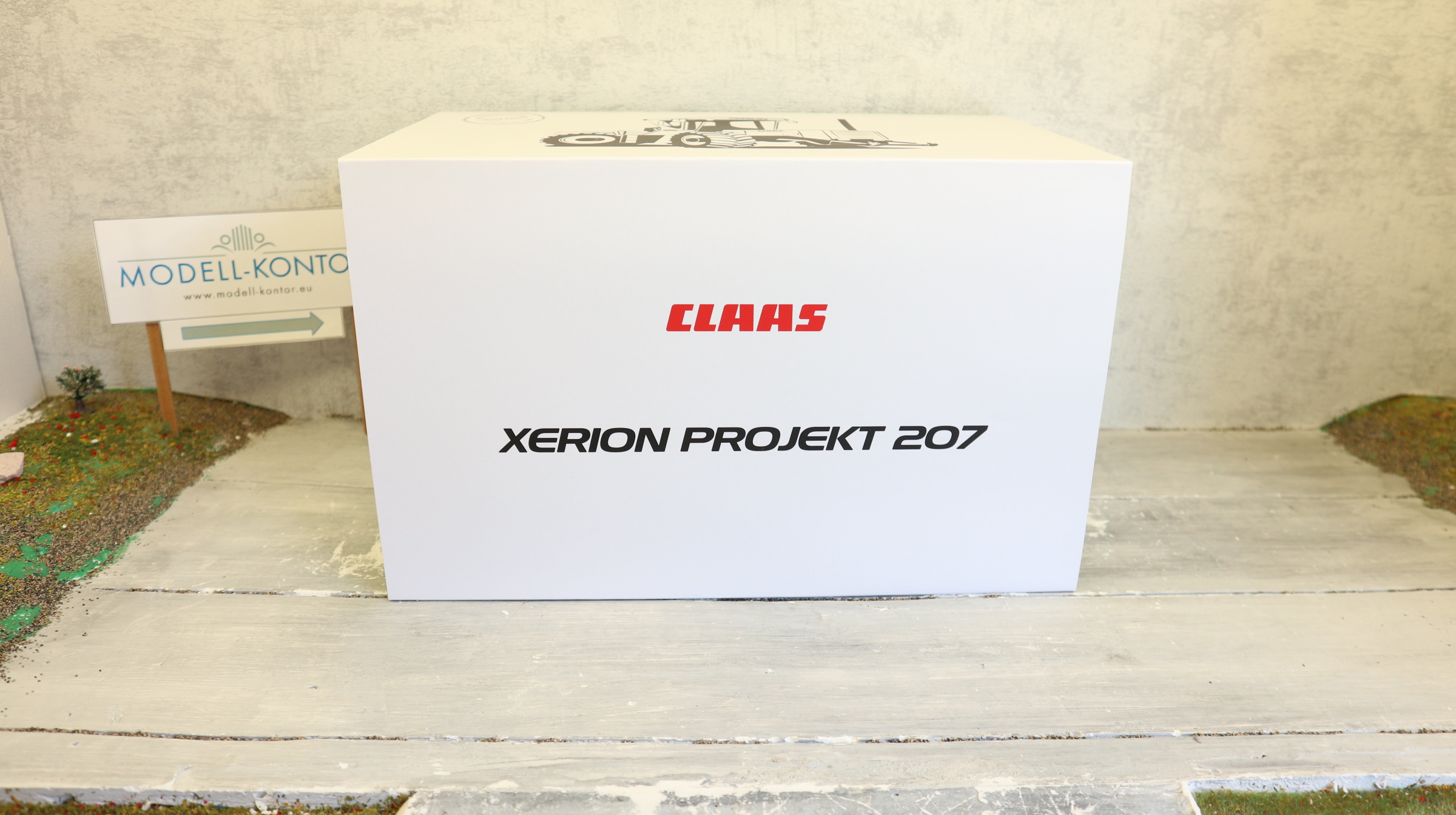 Weise Toys 02671720 in 1:32, Claas Xerion PROJEKT 207 GRÜN, NEU in OVP