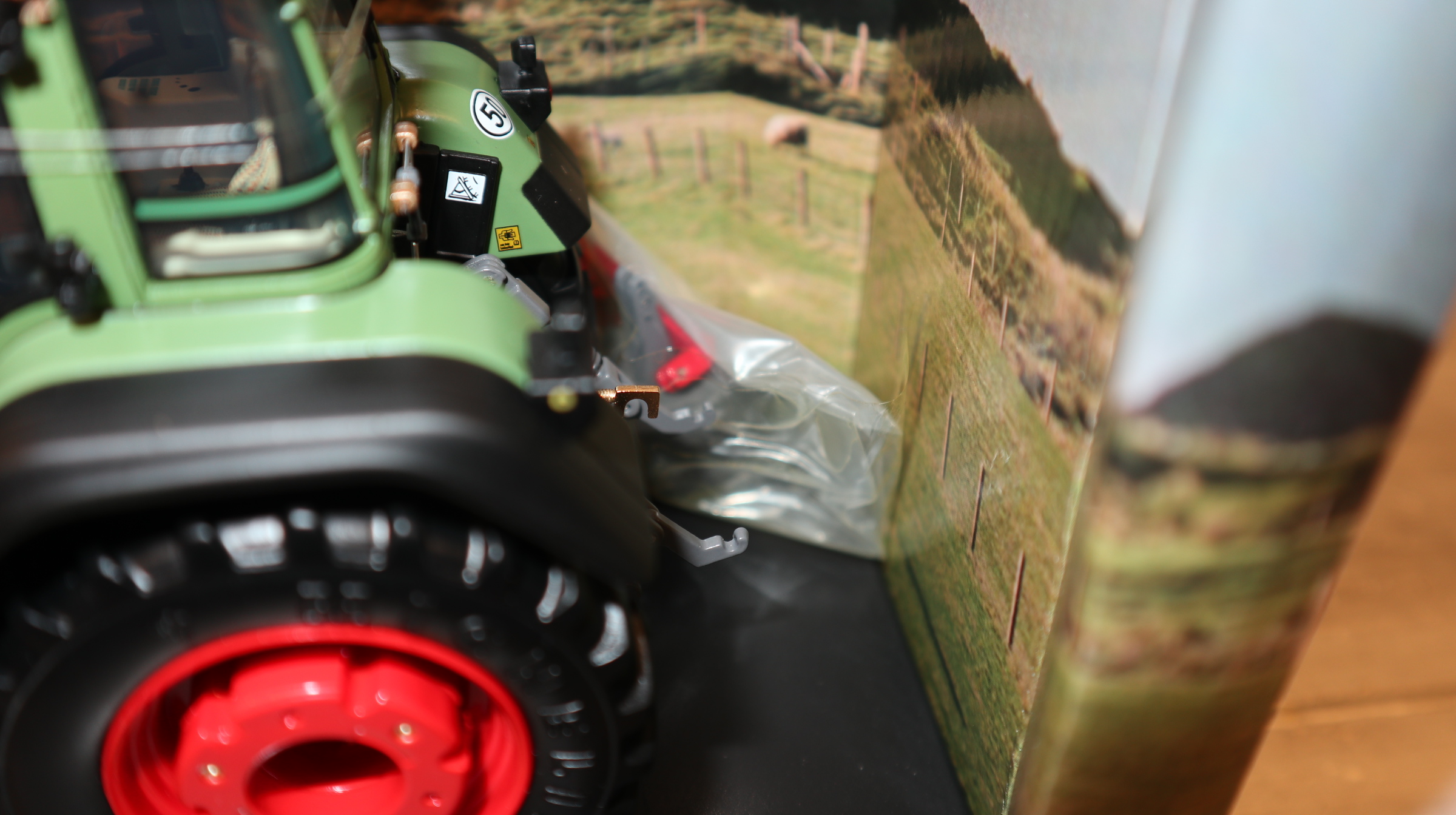 Weise Toys 2075 in 1:32, Fendt Favorit 822, Sondermodell 1000 Stück  NEU in OVP