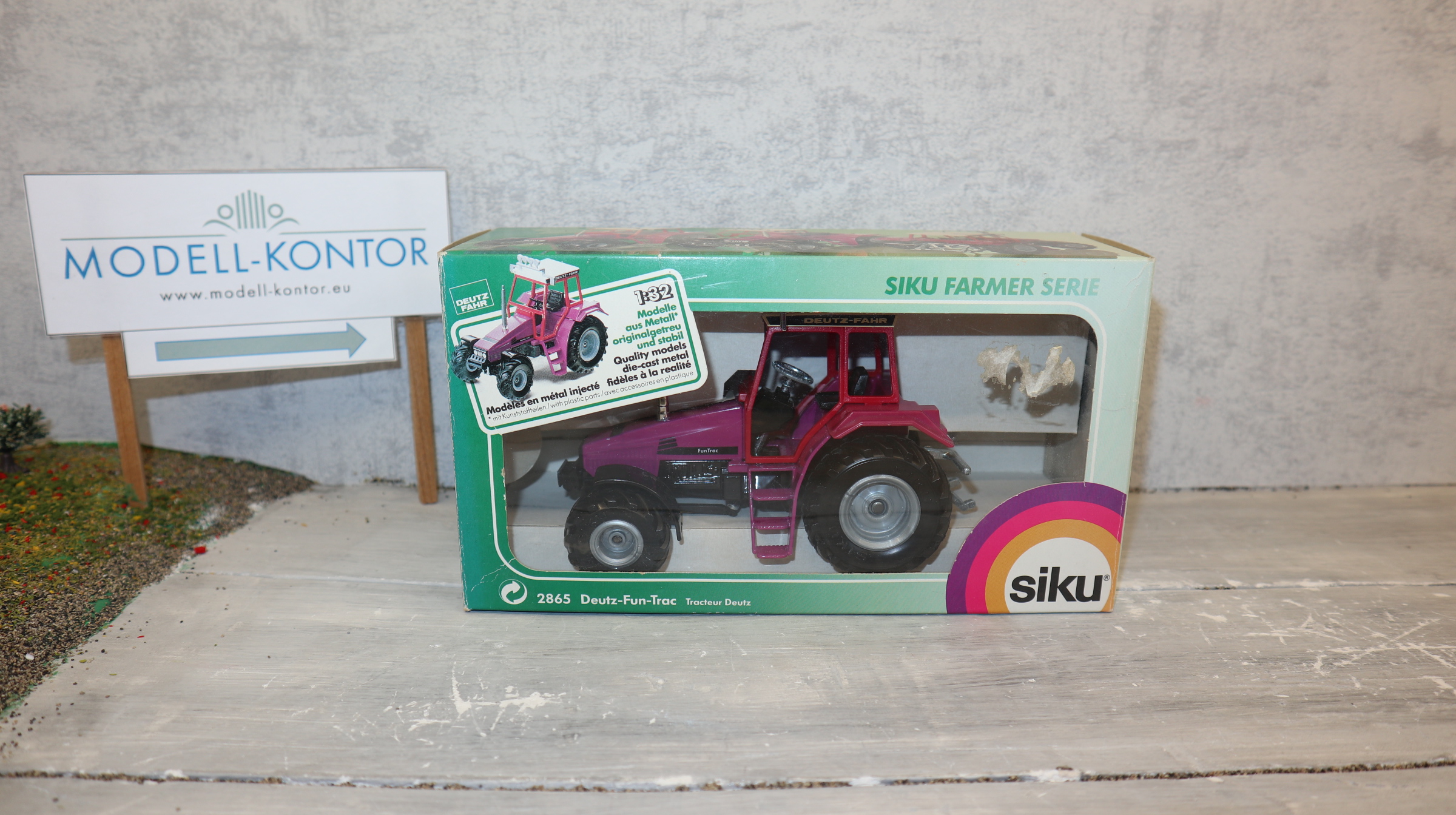 Siku 2865 in 1:32,  Deutz-Fun-Trac in lila, NEU in OVP
