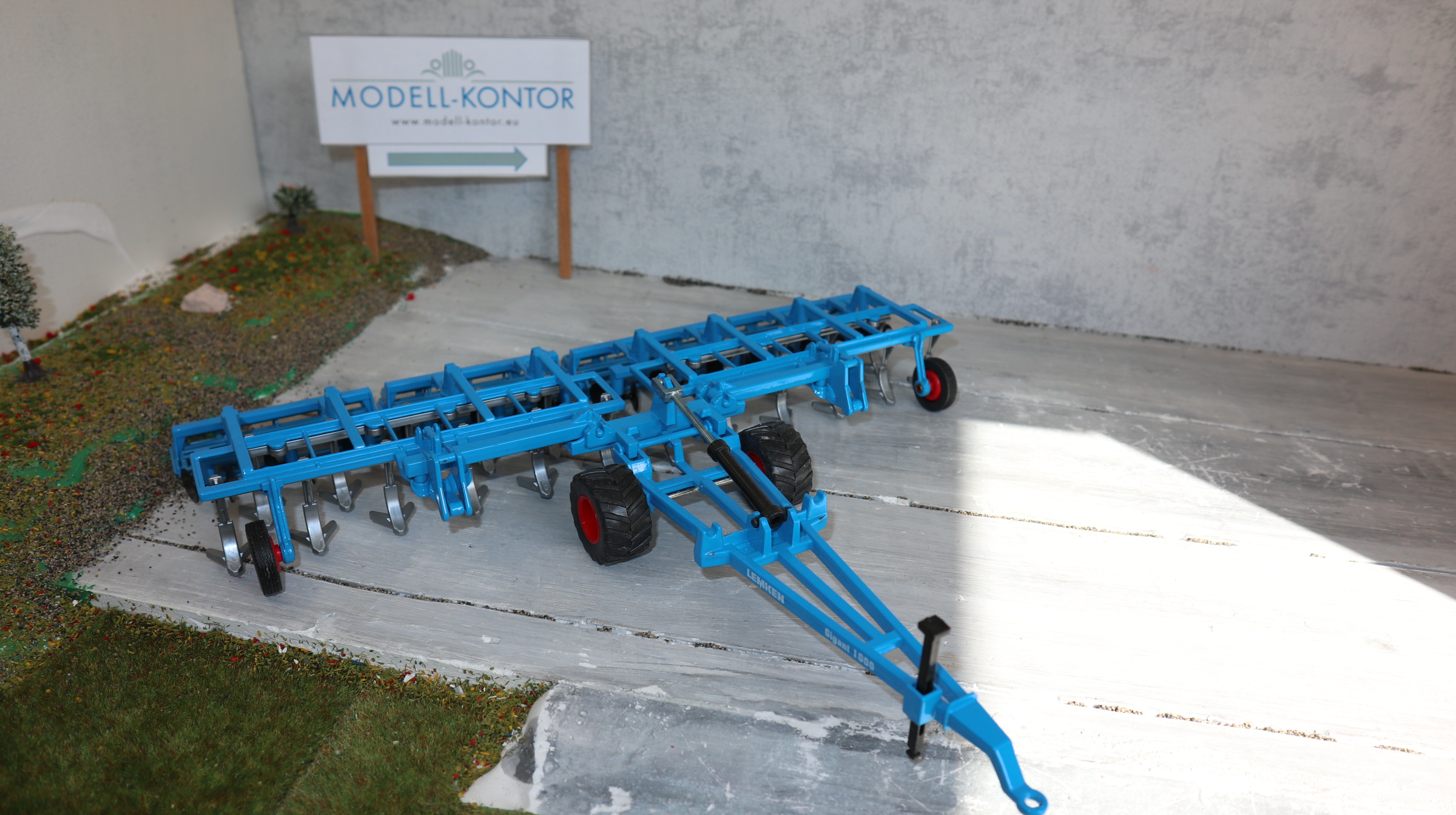 Siku 2054 in 1:32,  Scheibengrubber LEMKEN Gigant, NEU in OVP