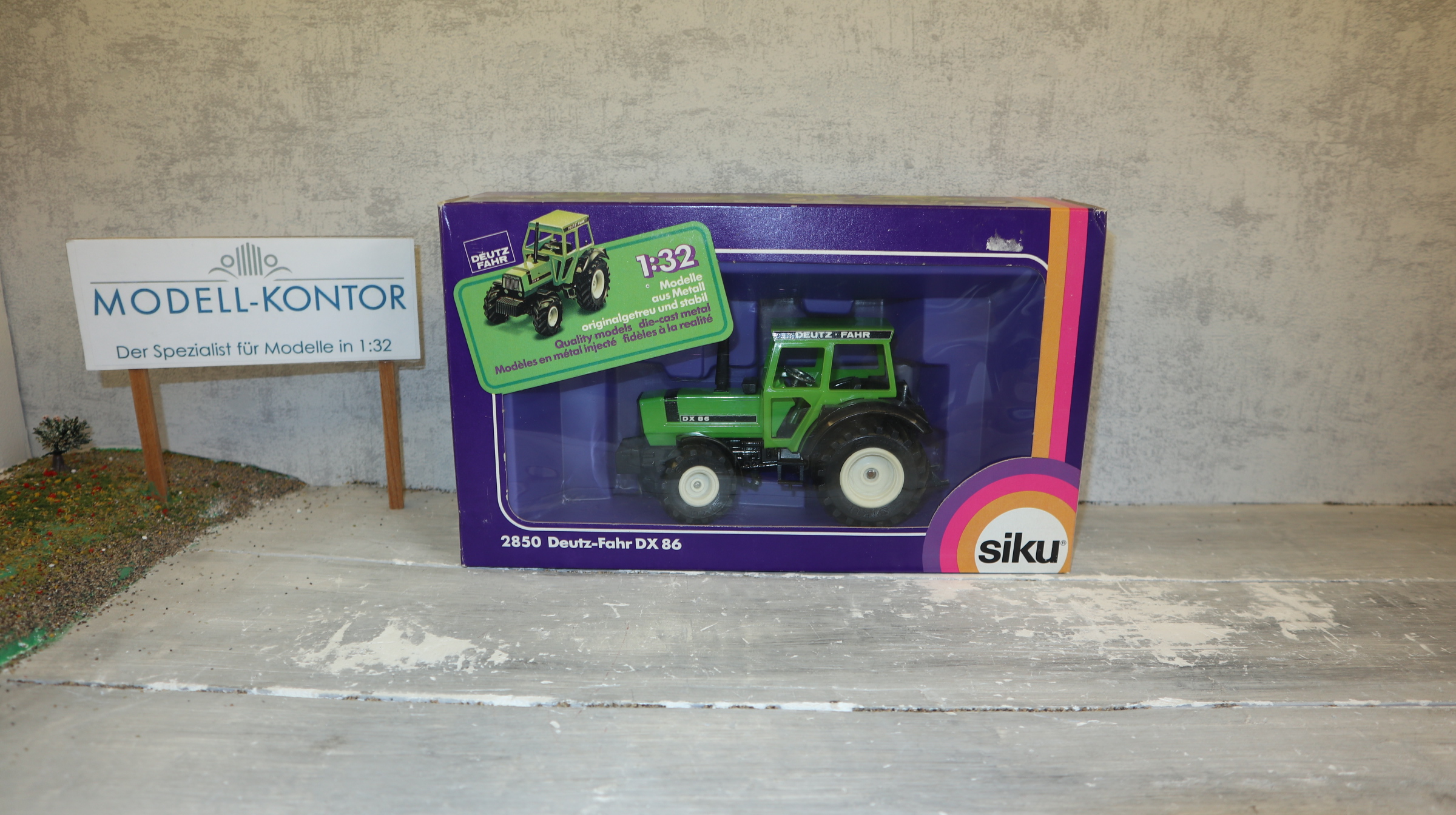 Siku 2850 in 1:32, Deutz-Fahr DX 86 mit weißen Felgen  NEU in OVP