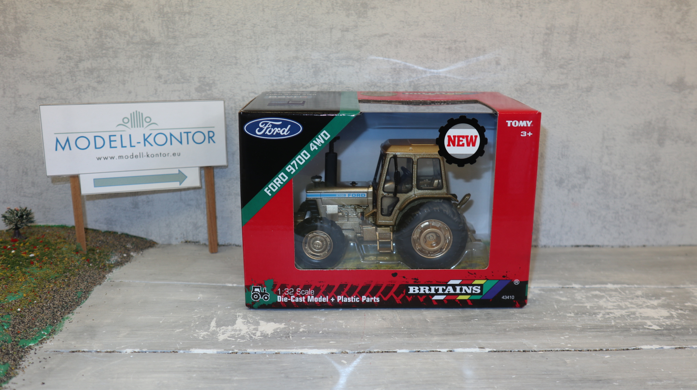 Britains 43410 in 1:32,  Ford 9700 4WD GOLD, nur 500 Modelle, NEU in OVP