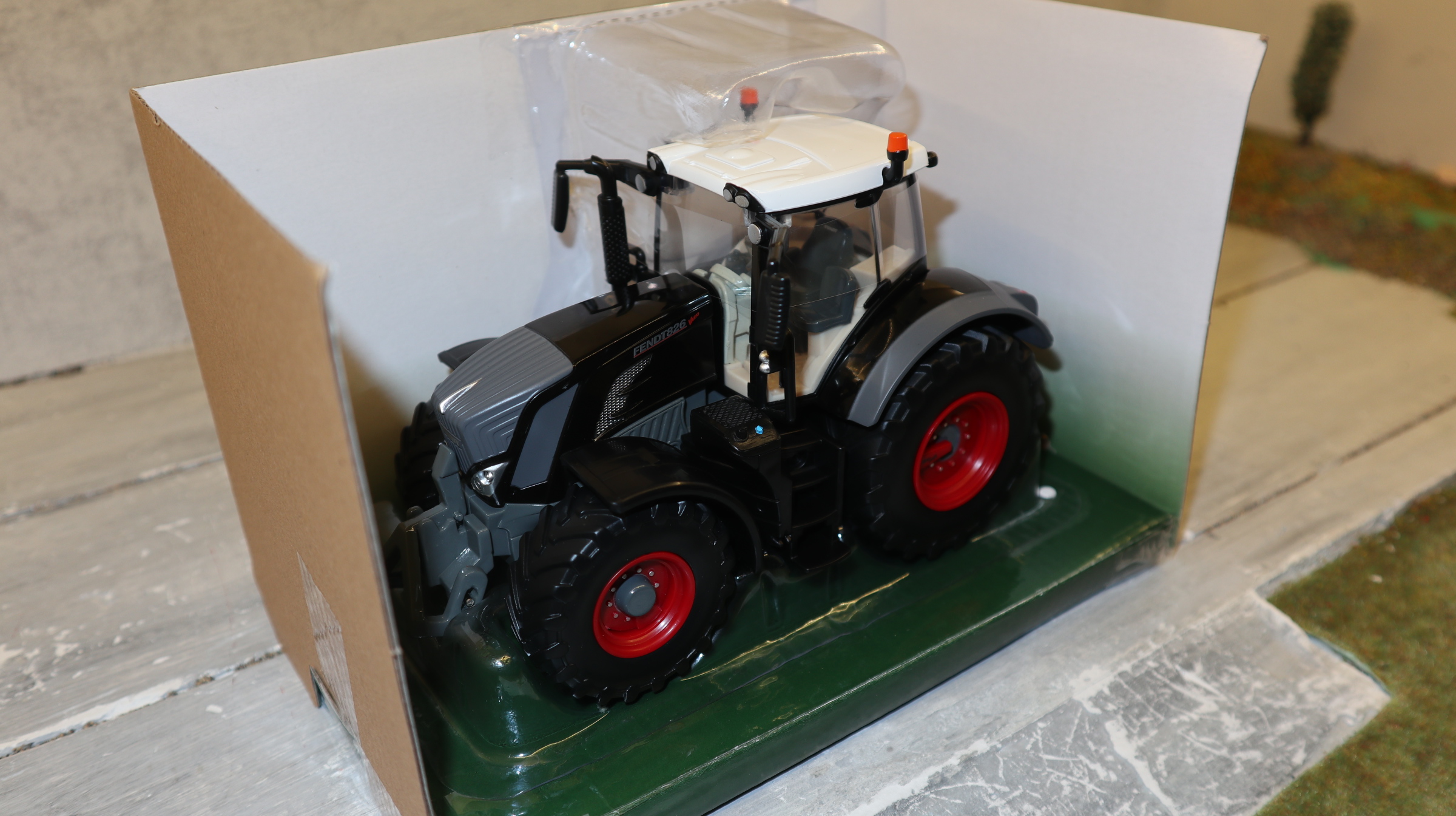 Britains 43432 in 1:32,  Fendt 826 Black Edition 2025, NEU in OVP
