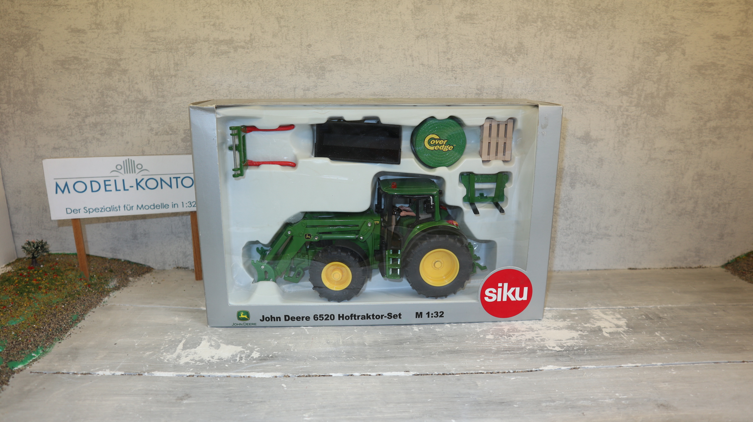 Siku 3652 in 1:32, John Deere 6520 Hoftrakor-Set, NEU in OVP