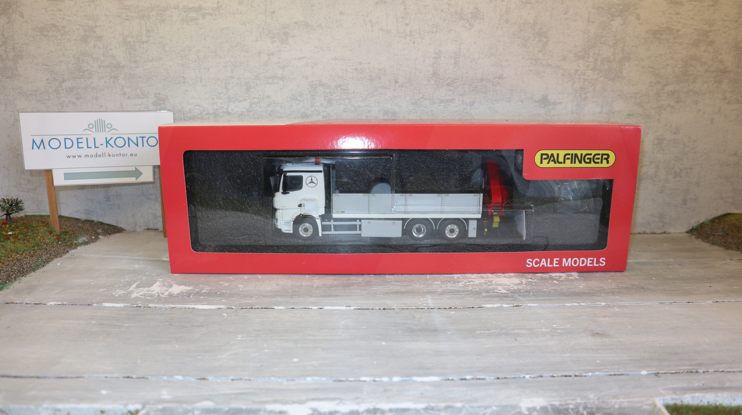WSI 02-3665 in 1:50, MB ACTROS MP5 + Palfinger PK 19001 weiß, Baustoffwagen NEU in OVP