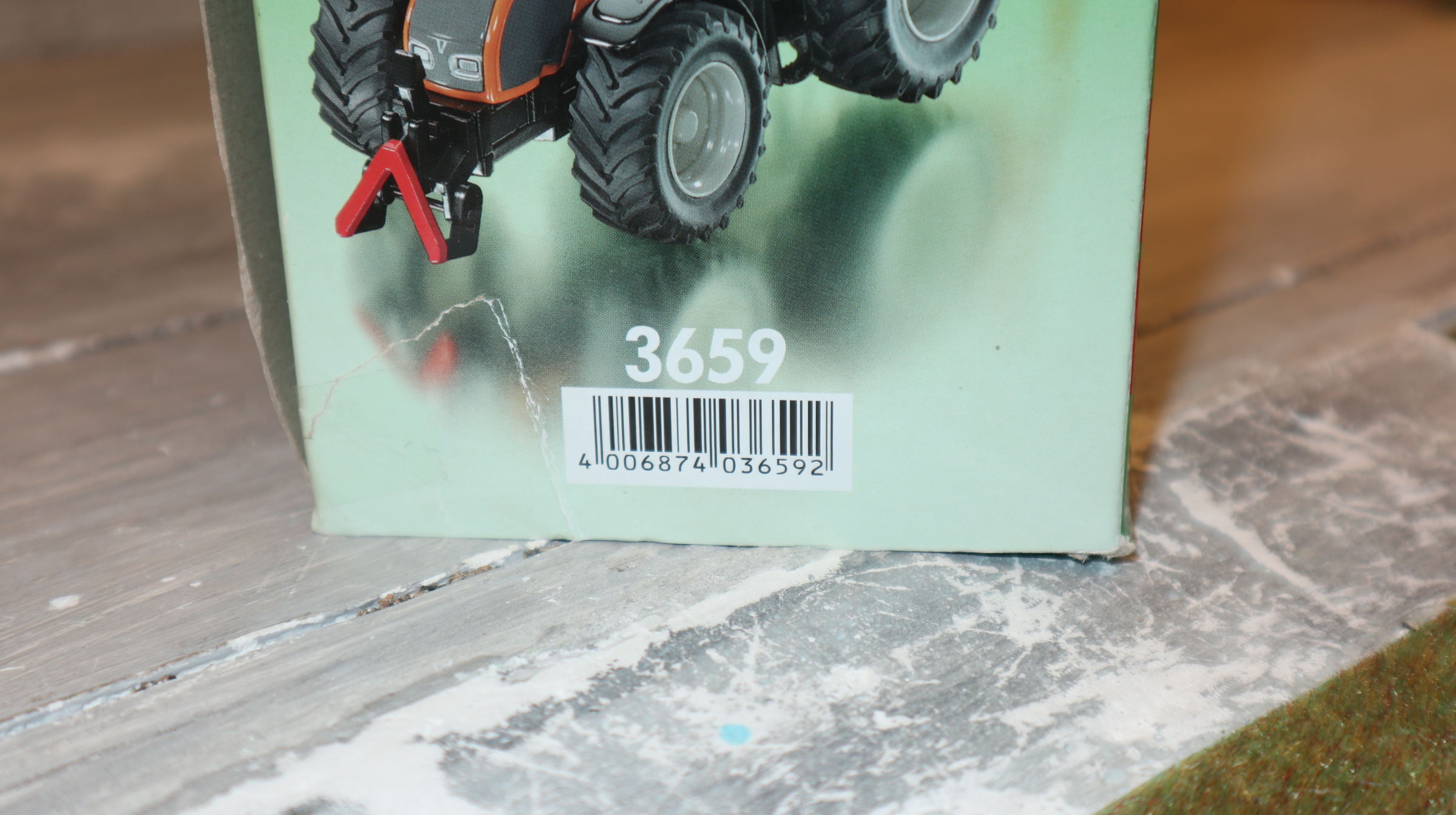 Siku 3659 in 1:32, Trecker mit Böschungsmäher, NEU in OVP