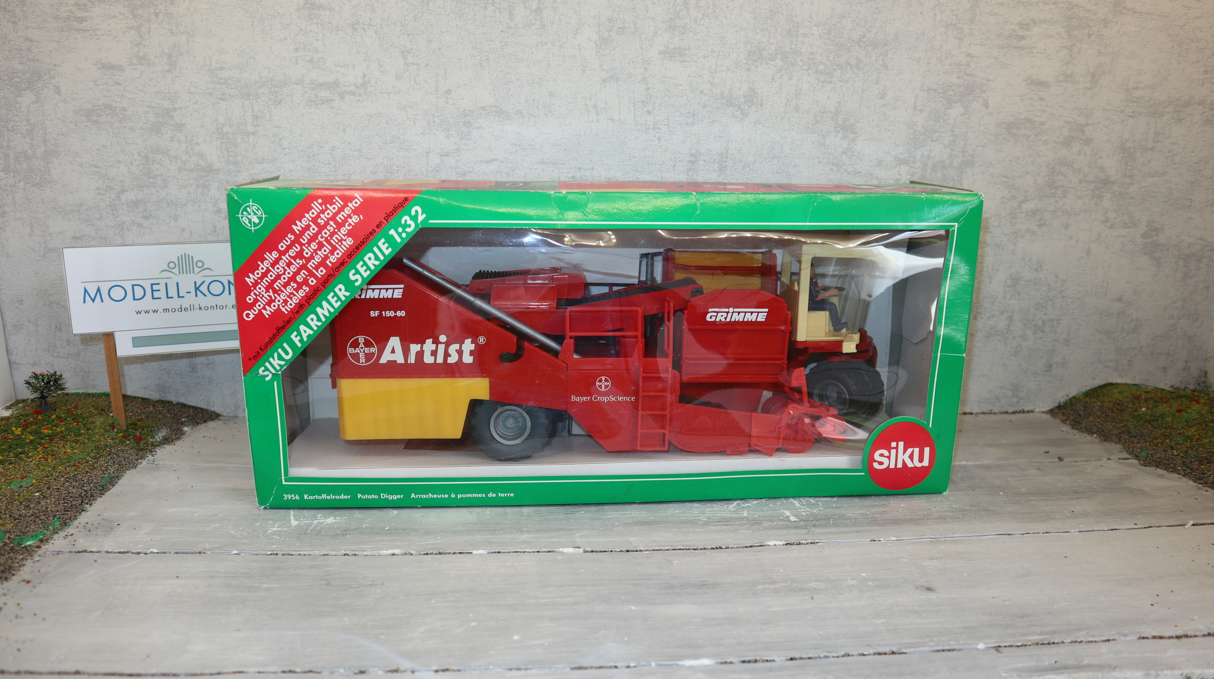 Siku 3956 in 1:32,  Kartoffelroder GRIMME, Sondermodell BAYER ARTIST, NEU in OVP
