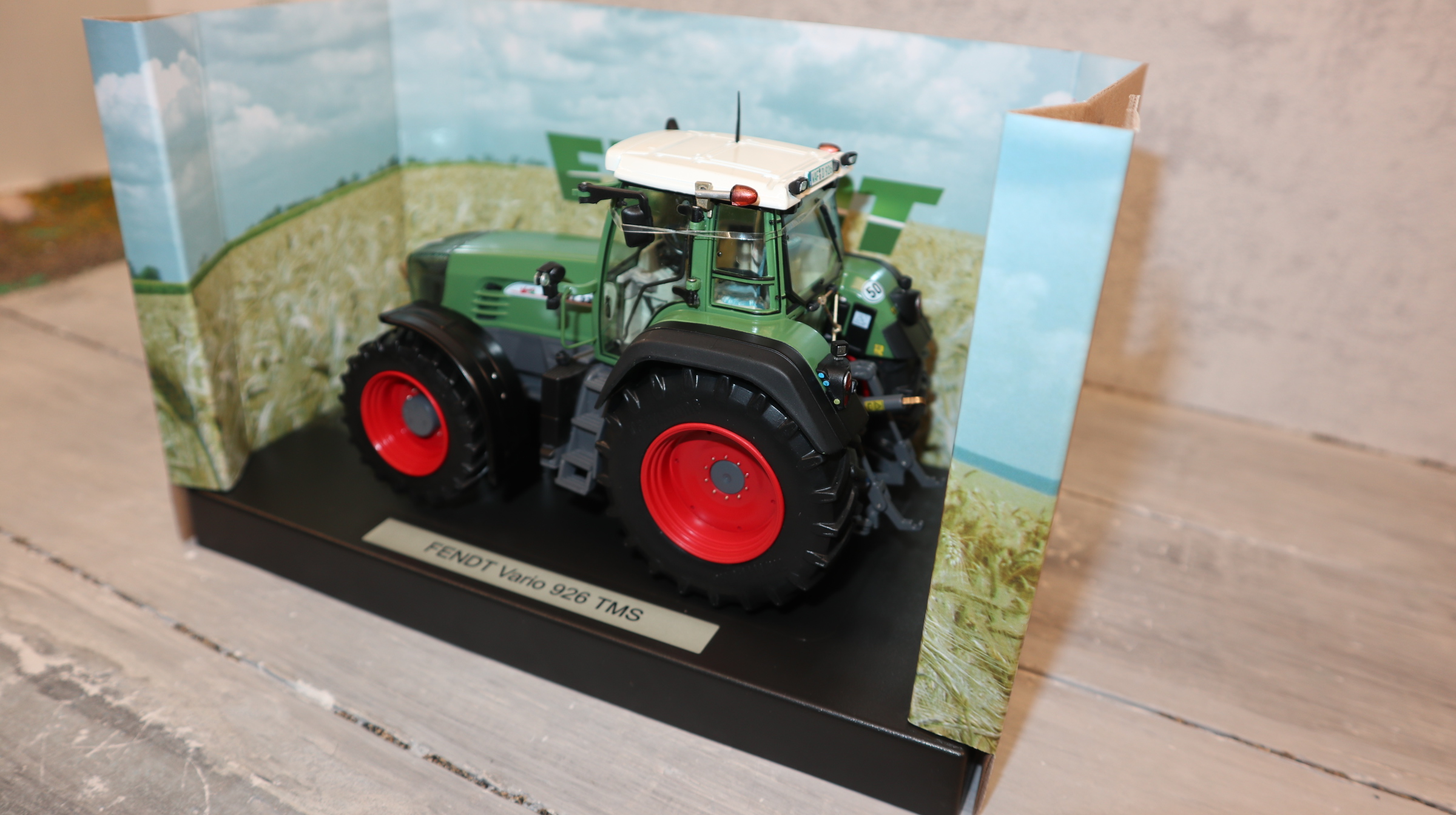 Weise Toys 1068 in 1:32 Fendt Favorit 926 Vario, in Fendt-Werbe-Verpackung , NEU in OVP