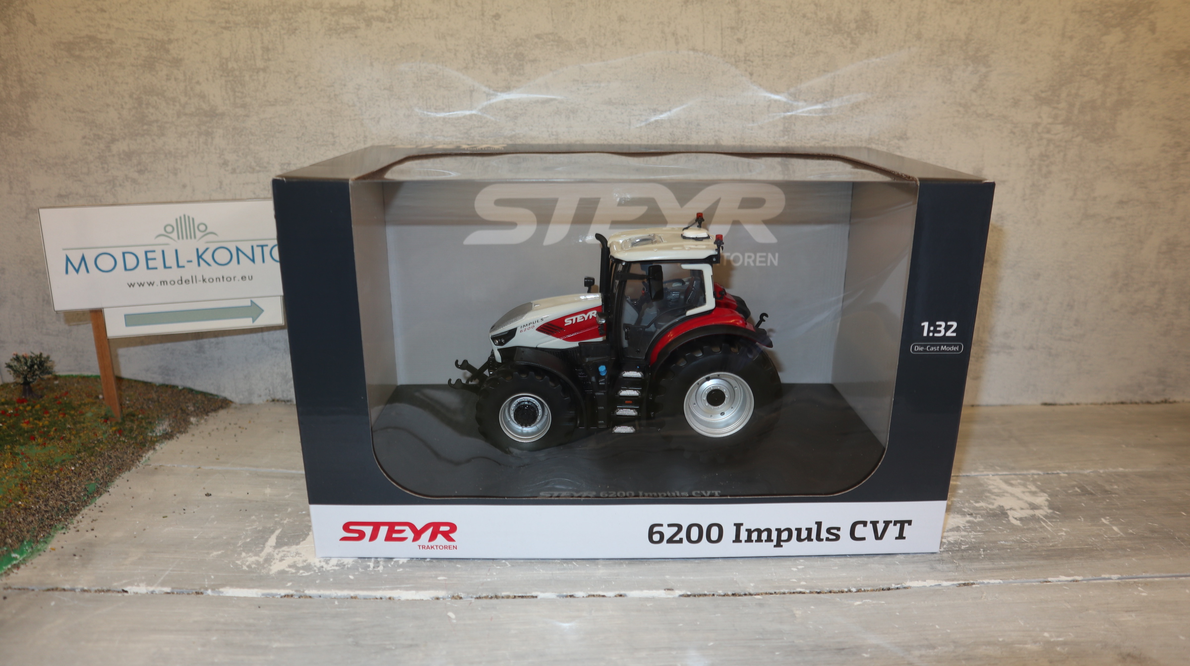 Universal Hobbies UH 6812 in 1:32, Steyr 6200 CVT,  NEU in OVP