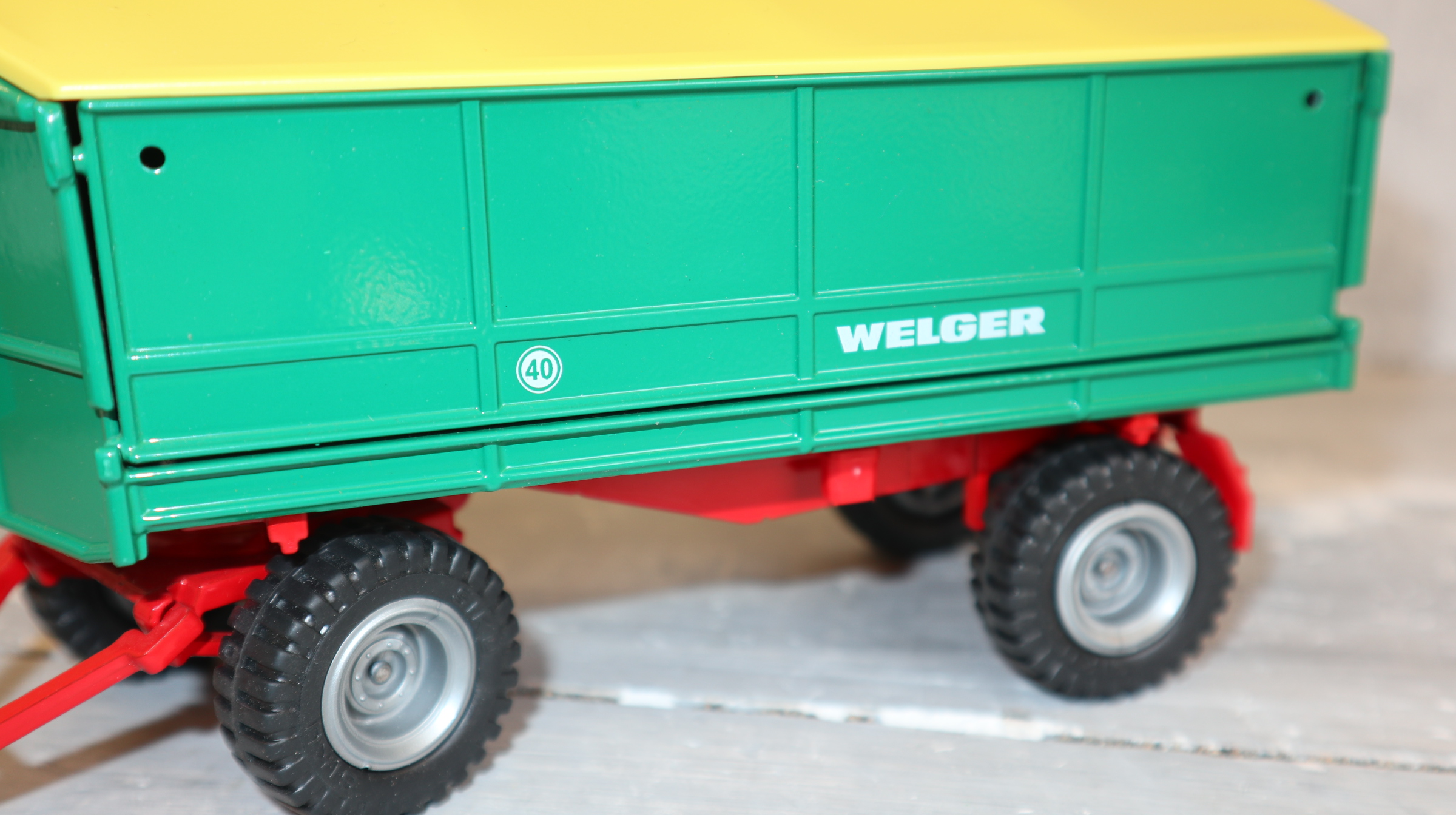 Siku 2872 in 1:32, WELGER Zweiseitenkipper grün- rot , NEU in OVP