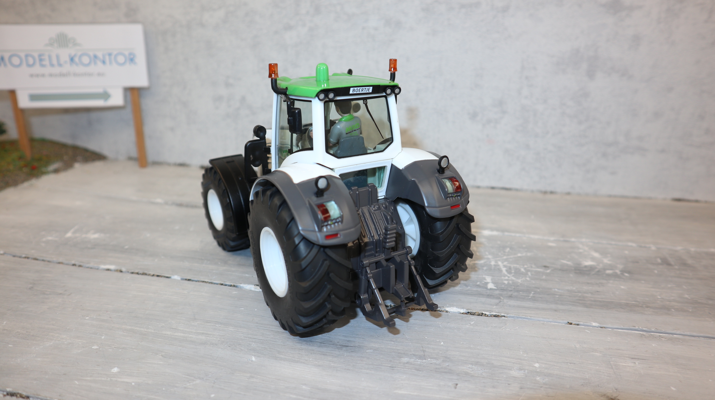 Siku 3258 in 1:32 Fendt 936 MvO aus NL Sondermodell ,  NEU in OVP
