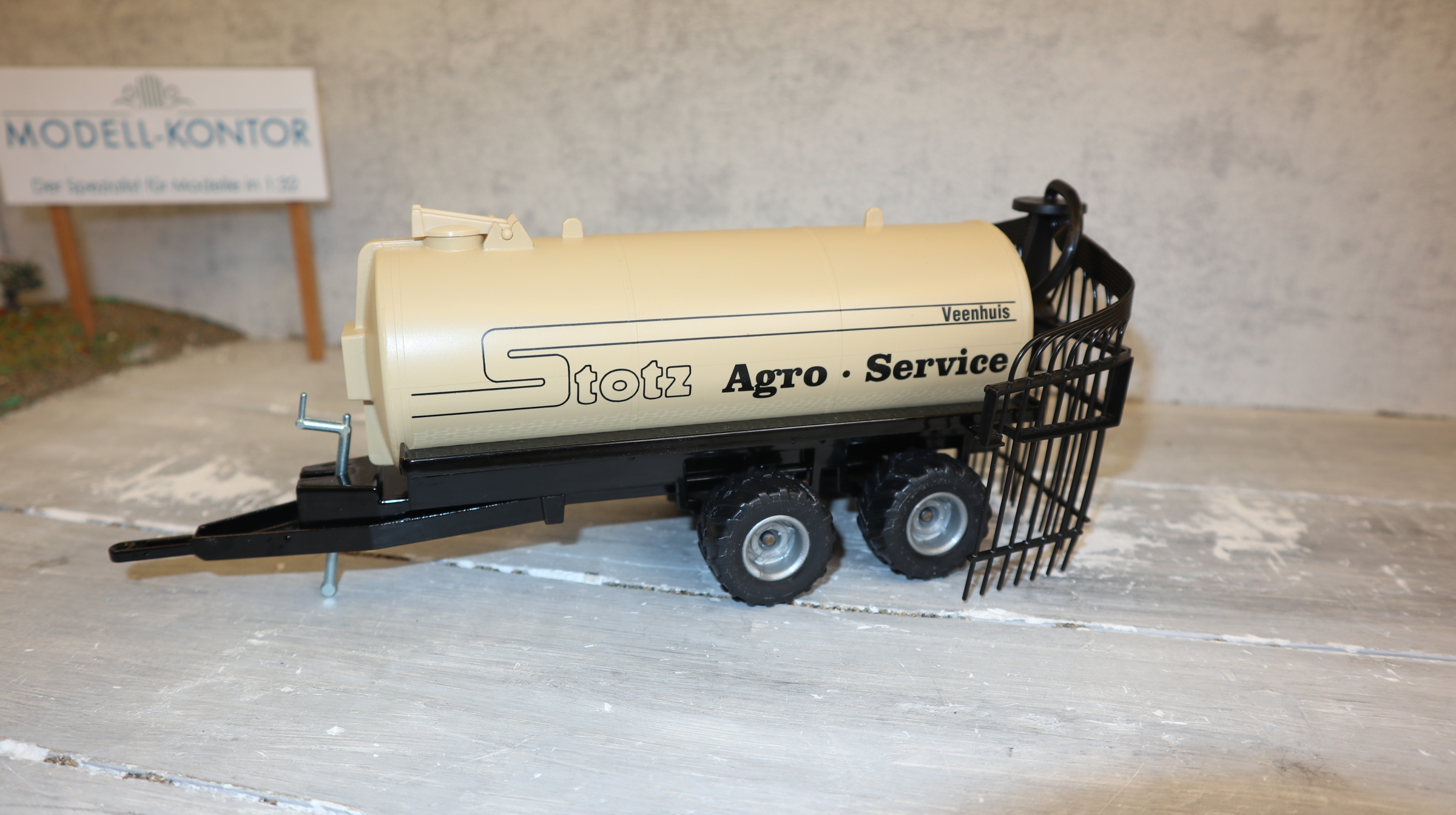 Siku 2869 in 1:32, Vakuum Tankwagen Sondermodell STOTZ, NEU in OVP
