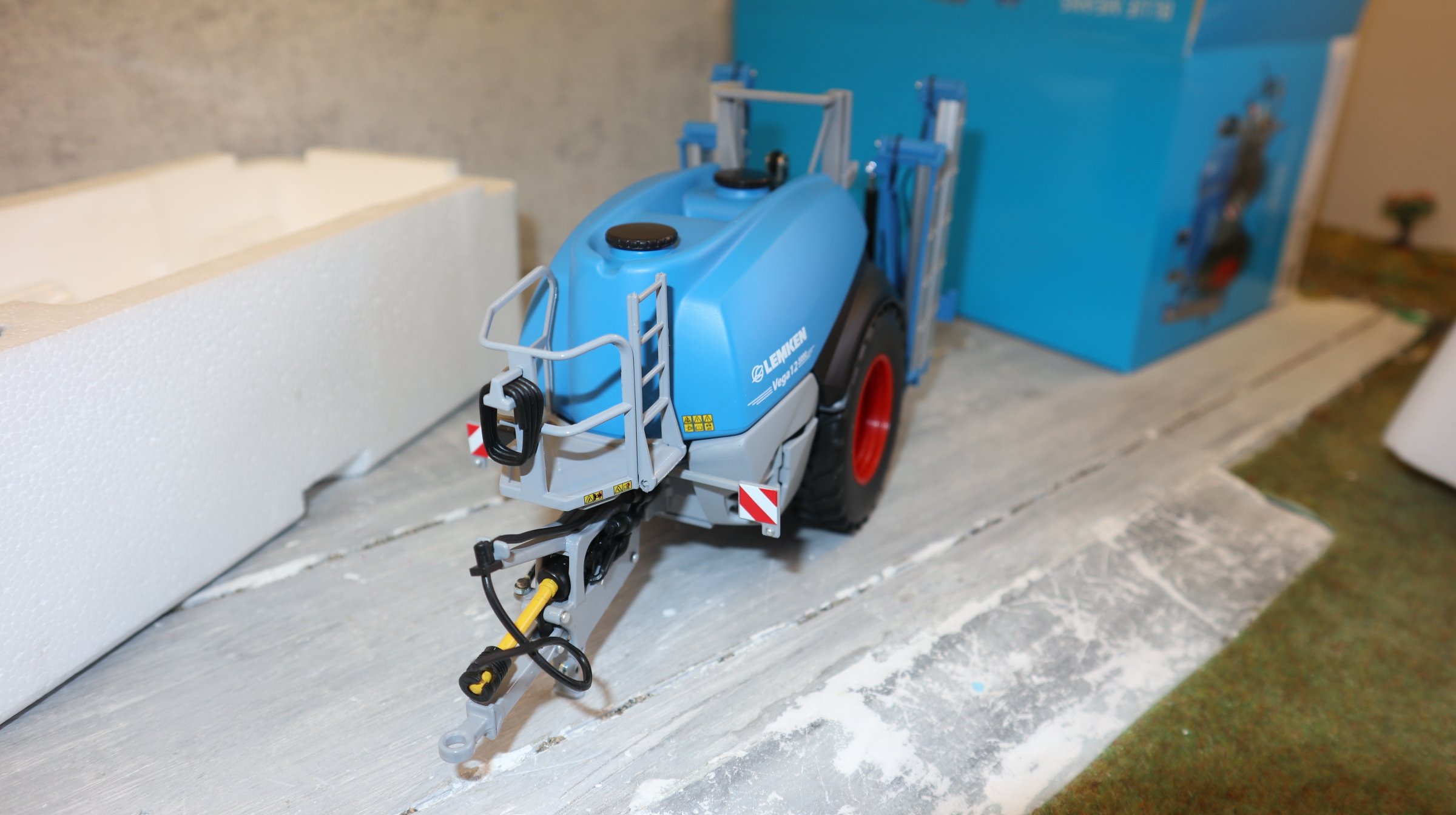 Wiking 077820 in 1:32, LEMKEN Vega 12 im Händlerkarton, NEU in OVP