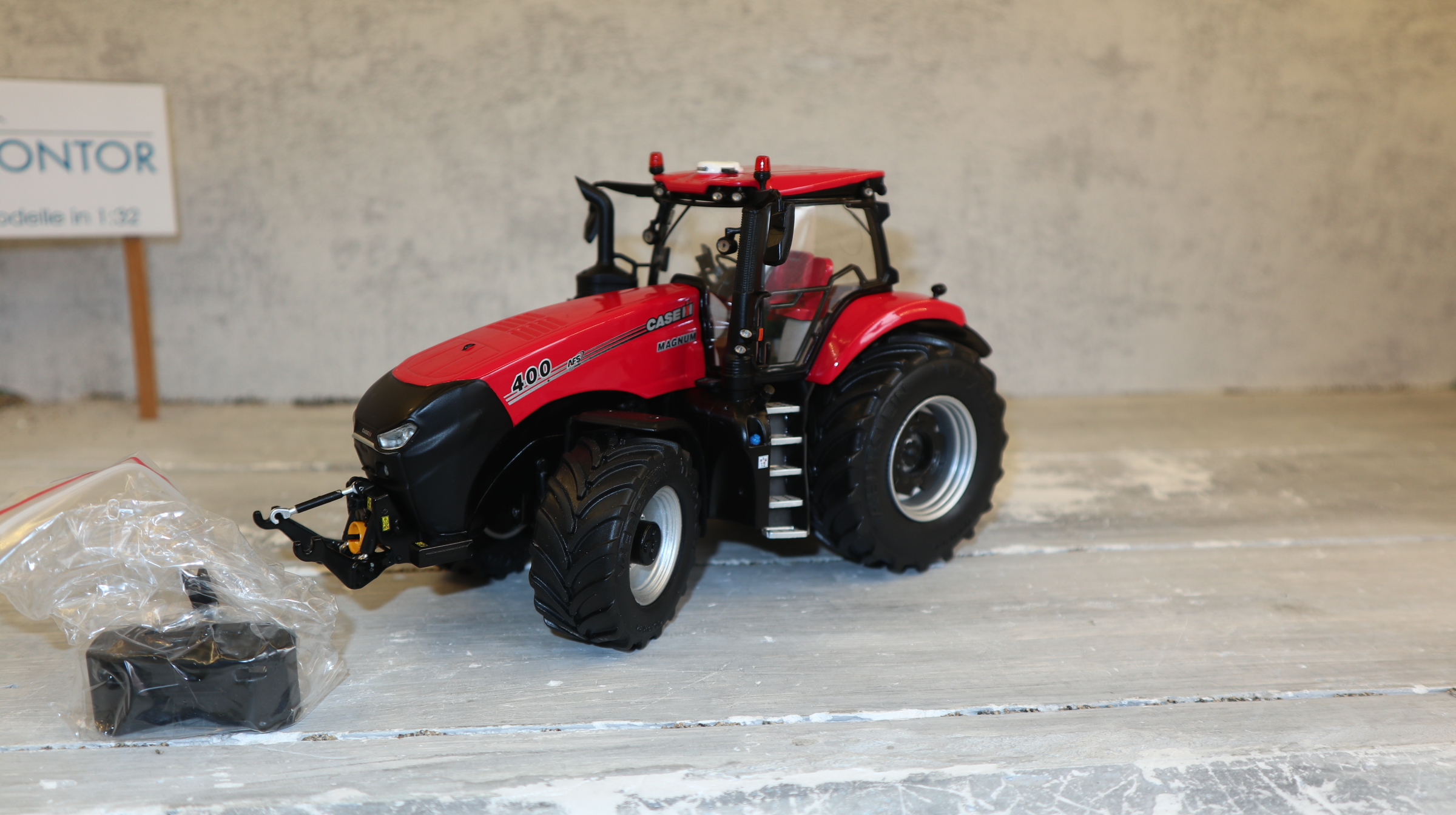 MarGe 2024 in 1:32, Case IH Magnum 400 RED, NEU in OVP