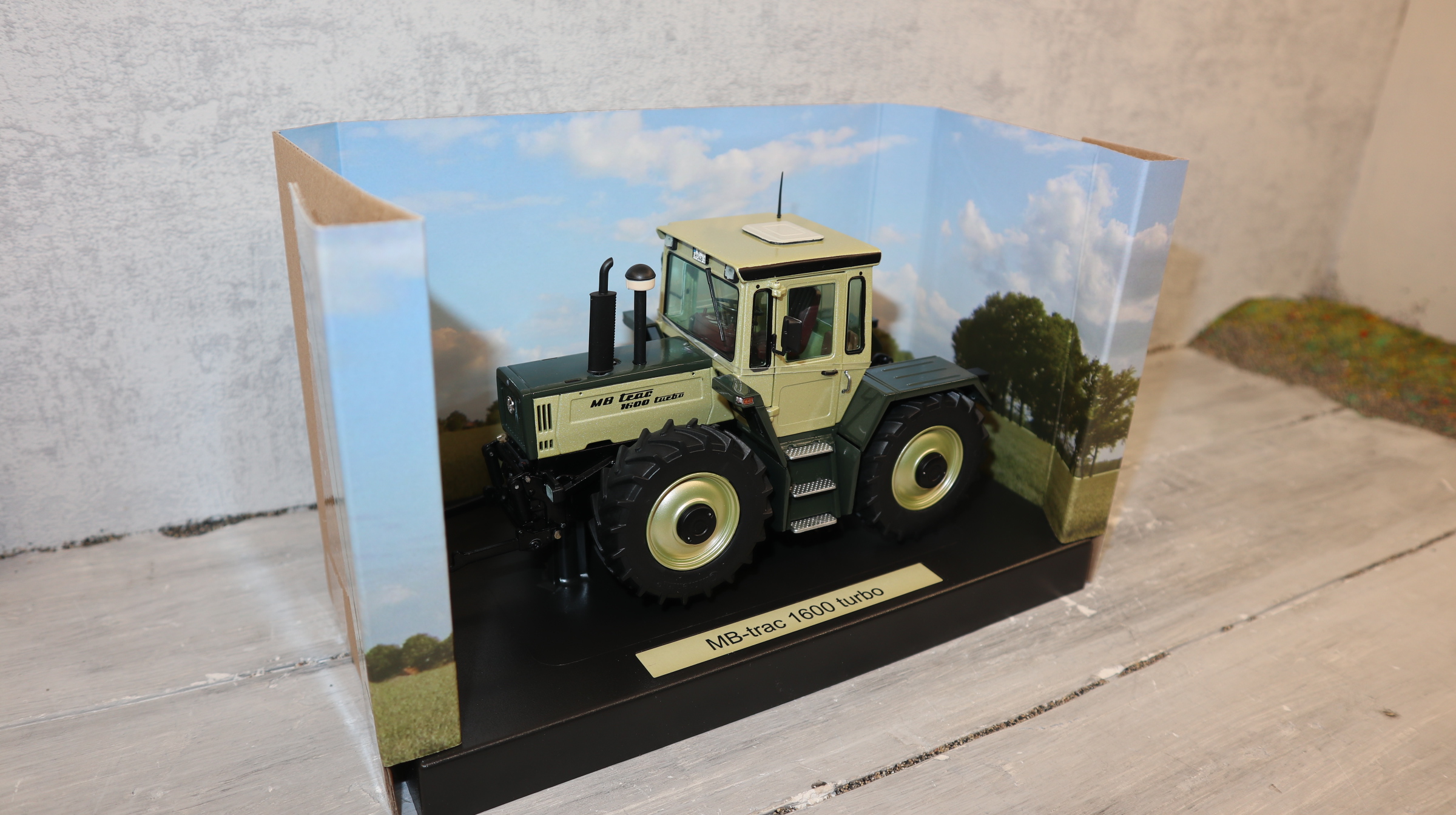 Weise Toys 1062 1:32 MB-Trac 1600 distelgrün,  neu in OVP