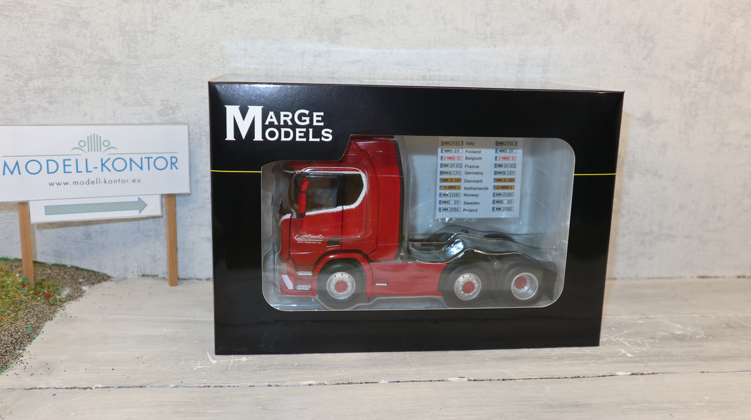 MarGe 2015-03-01 in 1:32 SCANIA R500 6x2 in rot NOOTEBOOM als SZM, NEU in OVP