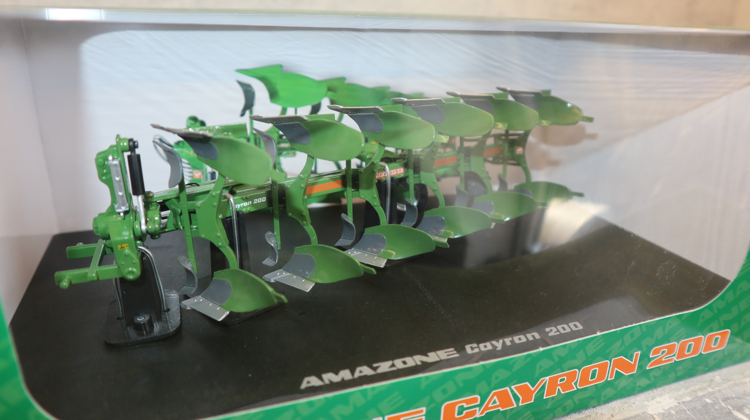 UH 4275 in 1:32, AMAZONE CAYRON 200, 6-Schar-Drehpflug,  Werbemodell, NEU in OVP