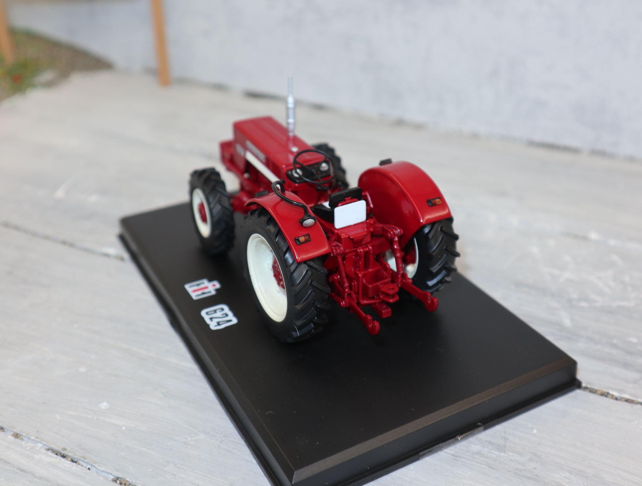 Replicagri 134 1:32 International IH 624 4x4 neu in OVP