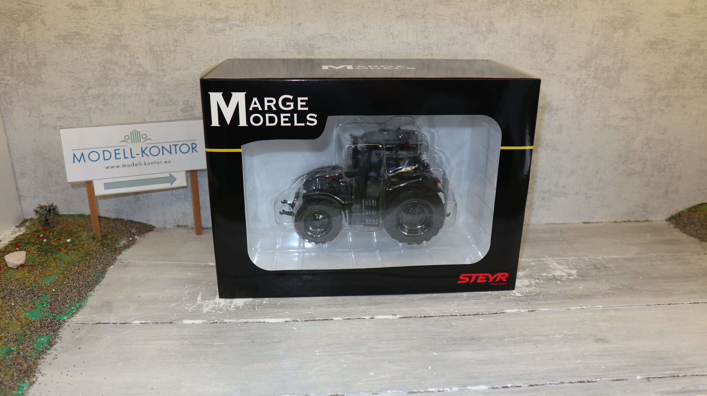 MarGe 2222 in 1:32, STEYR CVT 6195 Black Edition, NEU in OVP