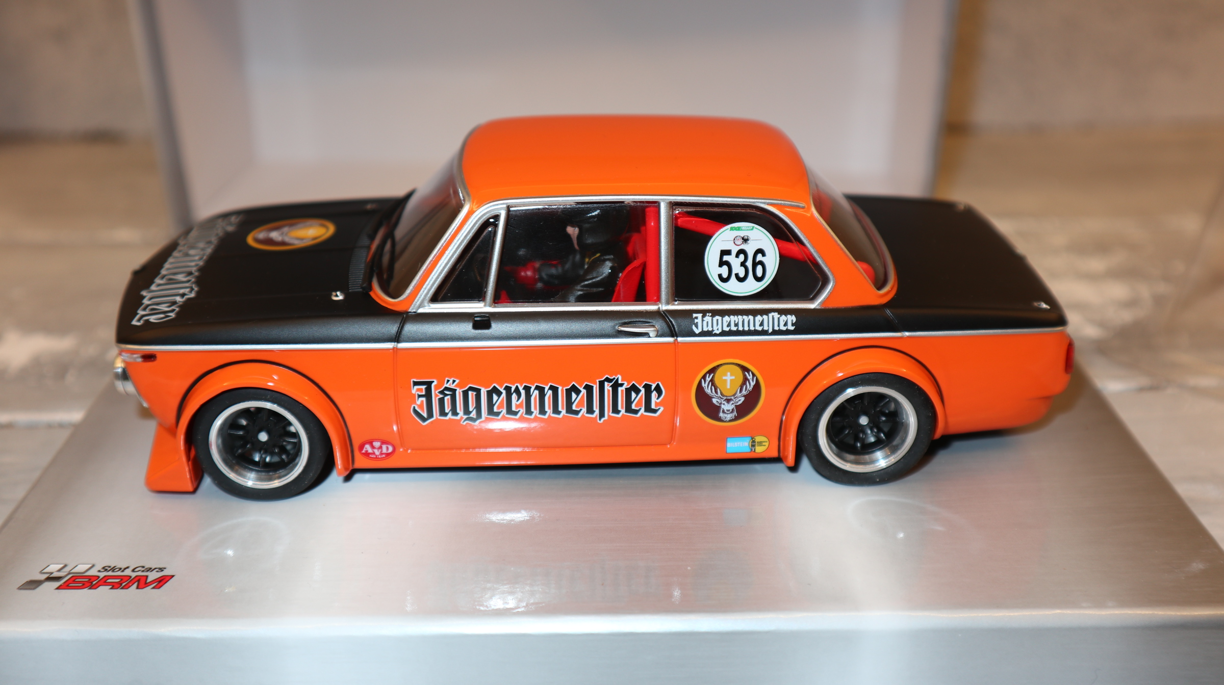 BRM 114 in 1:24, BMW 2002 ti orange  JÄGERMEISTER, NEU in OVP