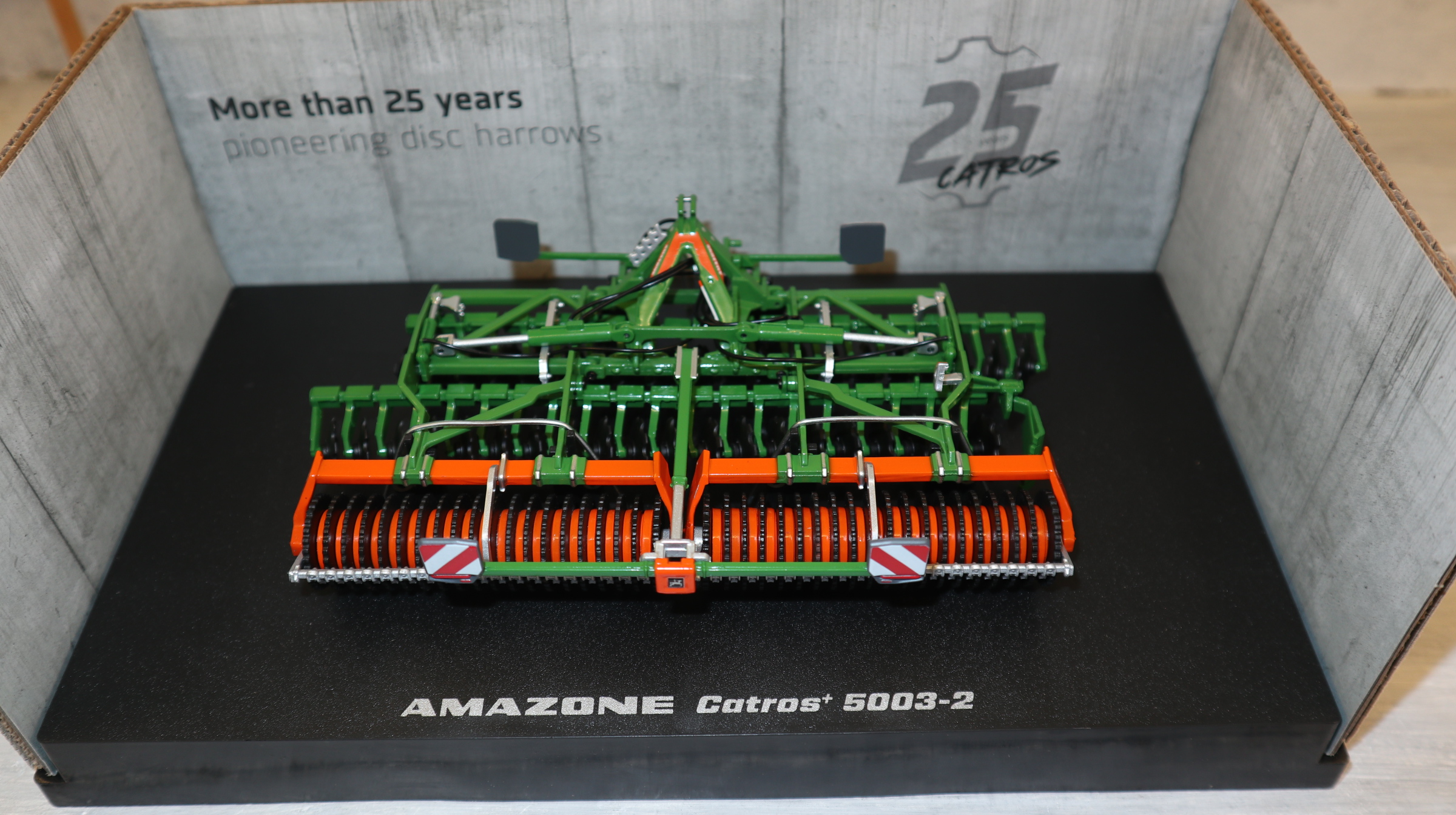Universal Hobbies UH 6842 in 1:32,  AMAZONE Catros 5003-2,  NEU in OVP