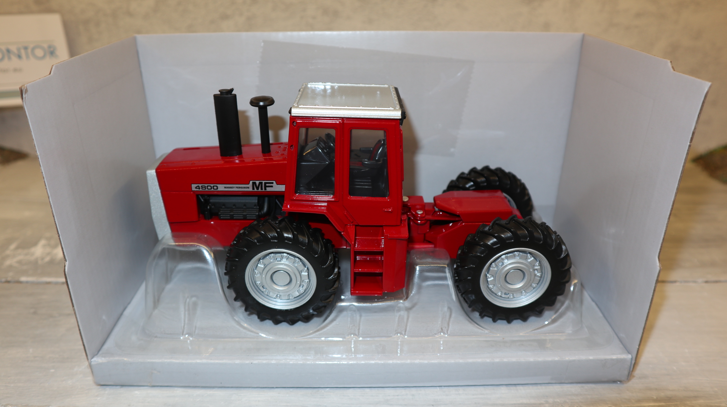 Ertl Britains 16444 in 1:32, Massey Ferguson MF 4800 Knicklenker, USA-Modell, NEU in OVP