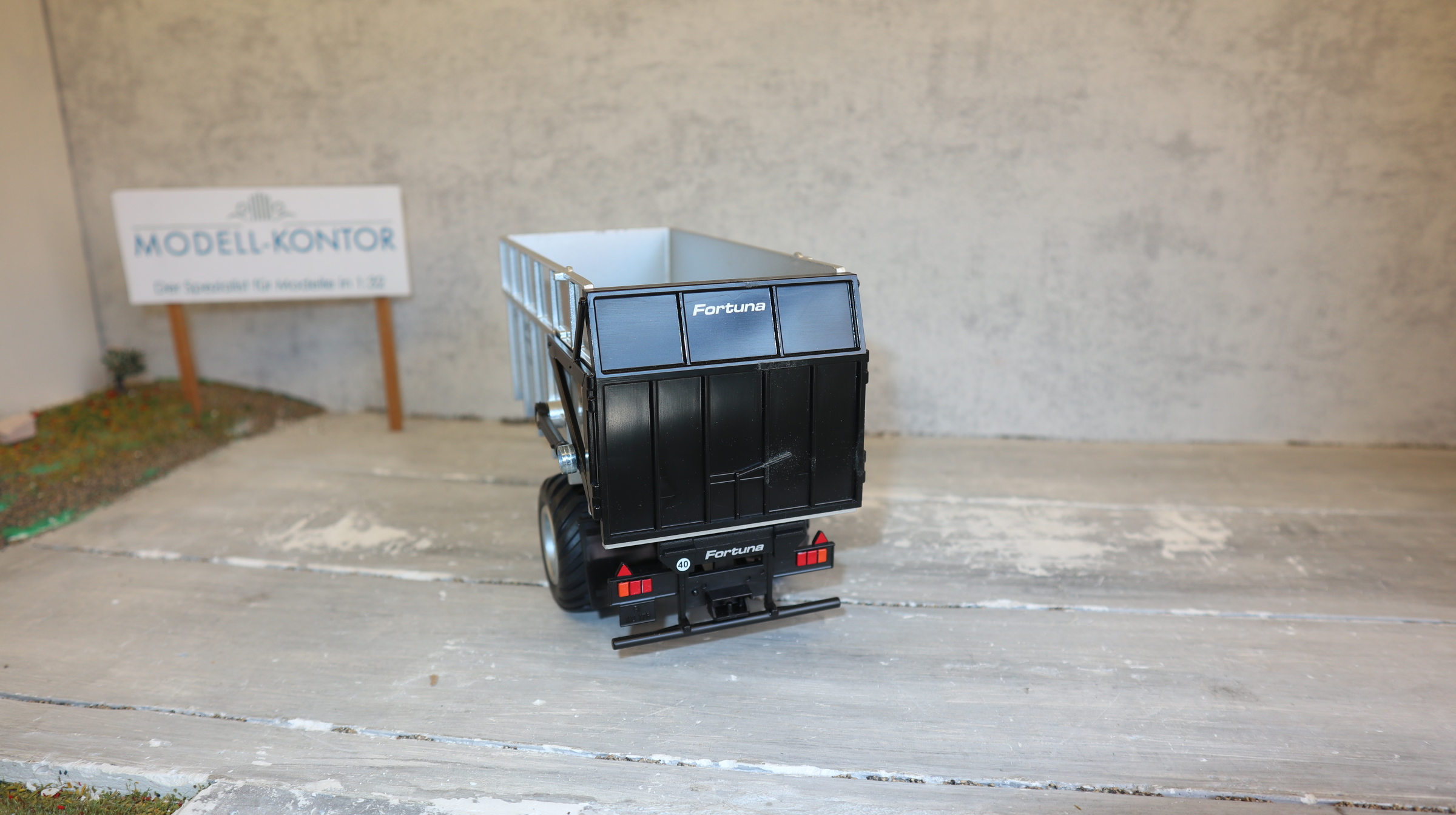 Siku 2880 in 1:32,  Muldenkipper Fortuna Silverline, NEU in OVP