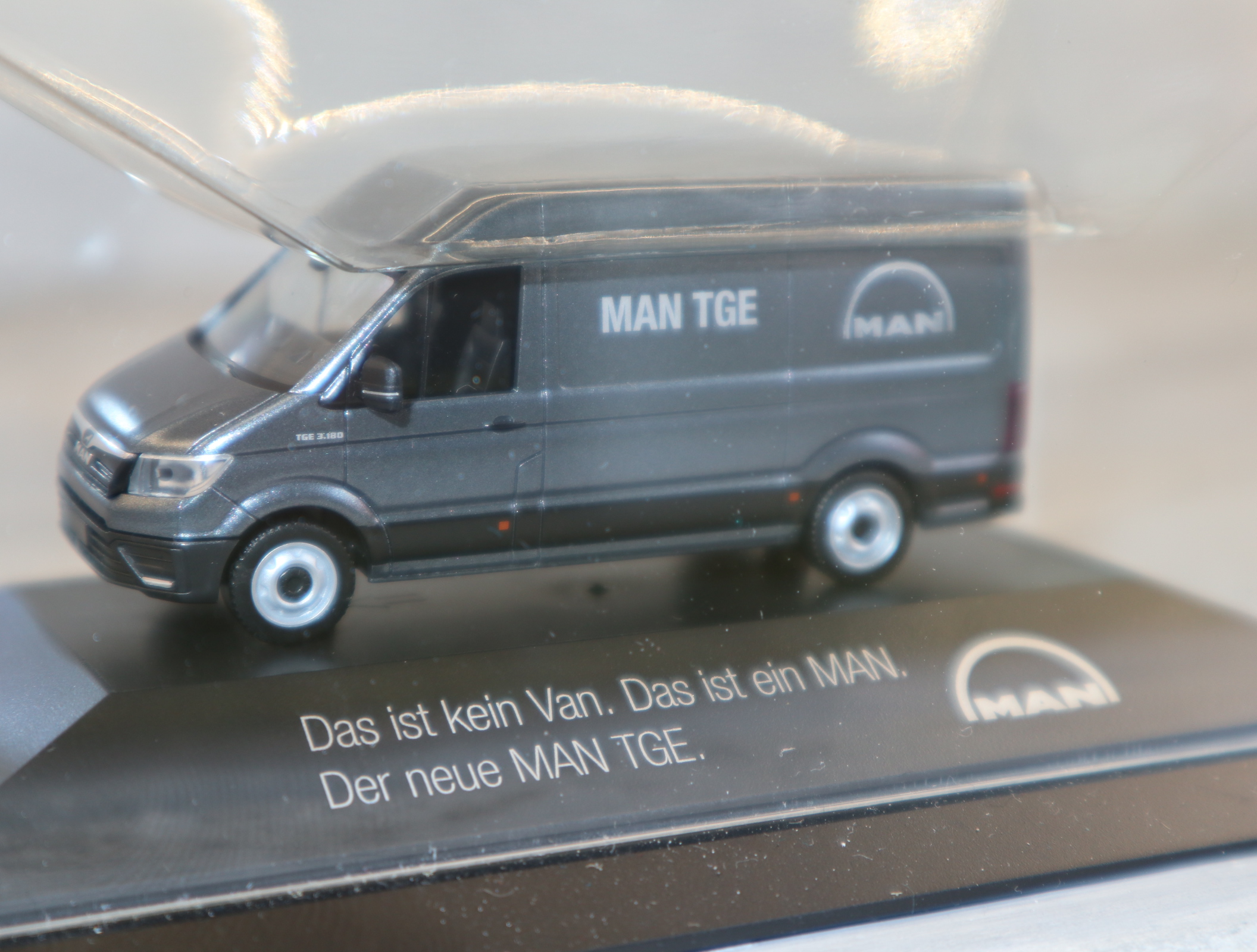 HERPA 1:87 MAN TGE Kastenwagen Werbemodell von MAN zur IAA 2020 Neu in OVP