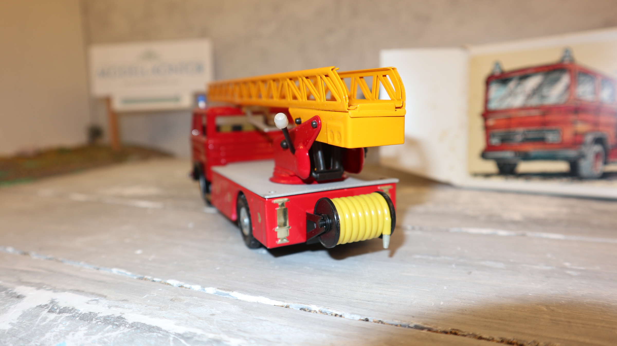 KOVAP in 1:43, Mercedes-Benz Feuerleiter, NEU in OVP