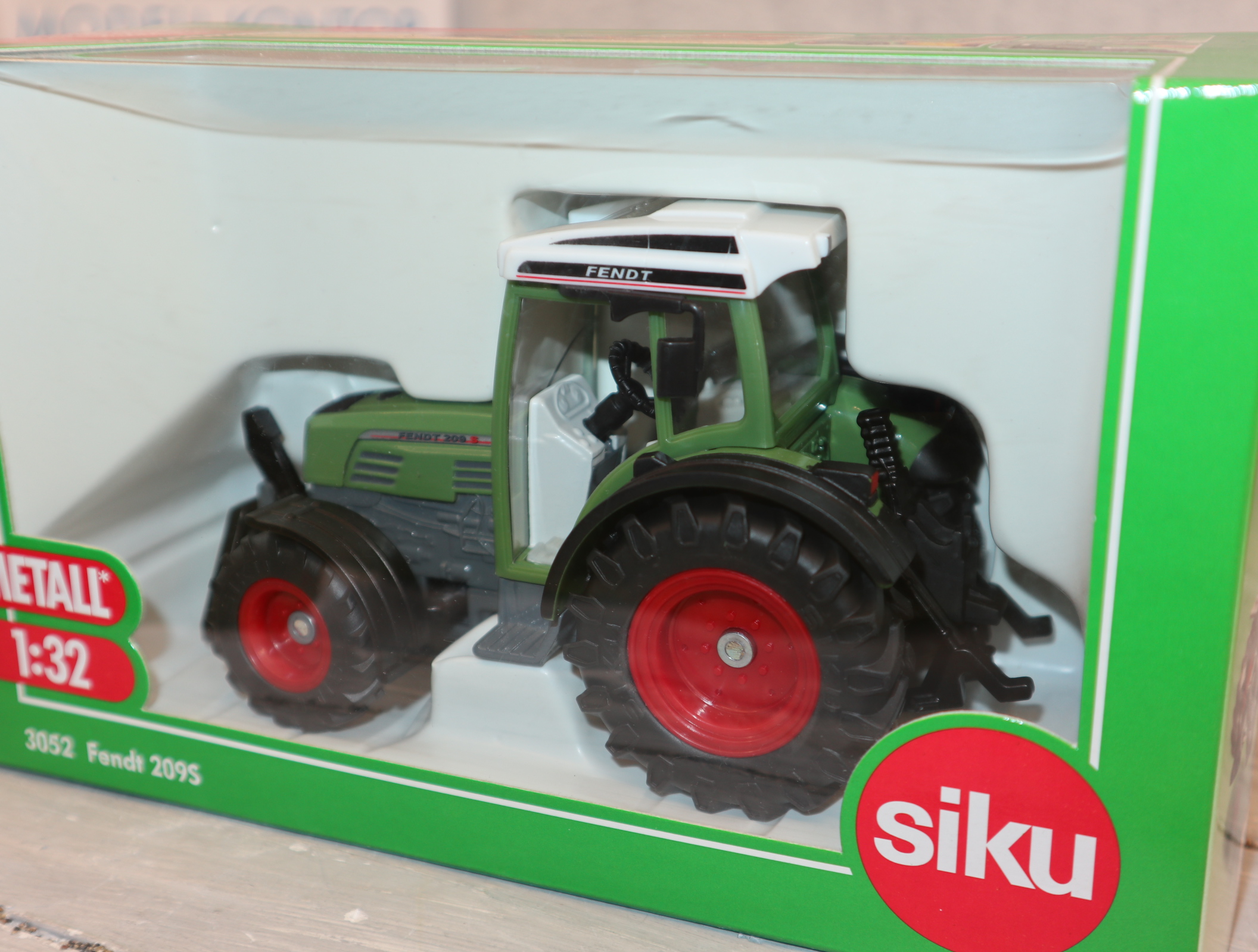 Siku 3052 in 1:32 Fendt 209S fendtgrün/grau, NEU in OVP
