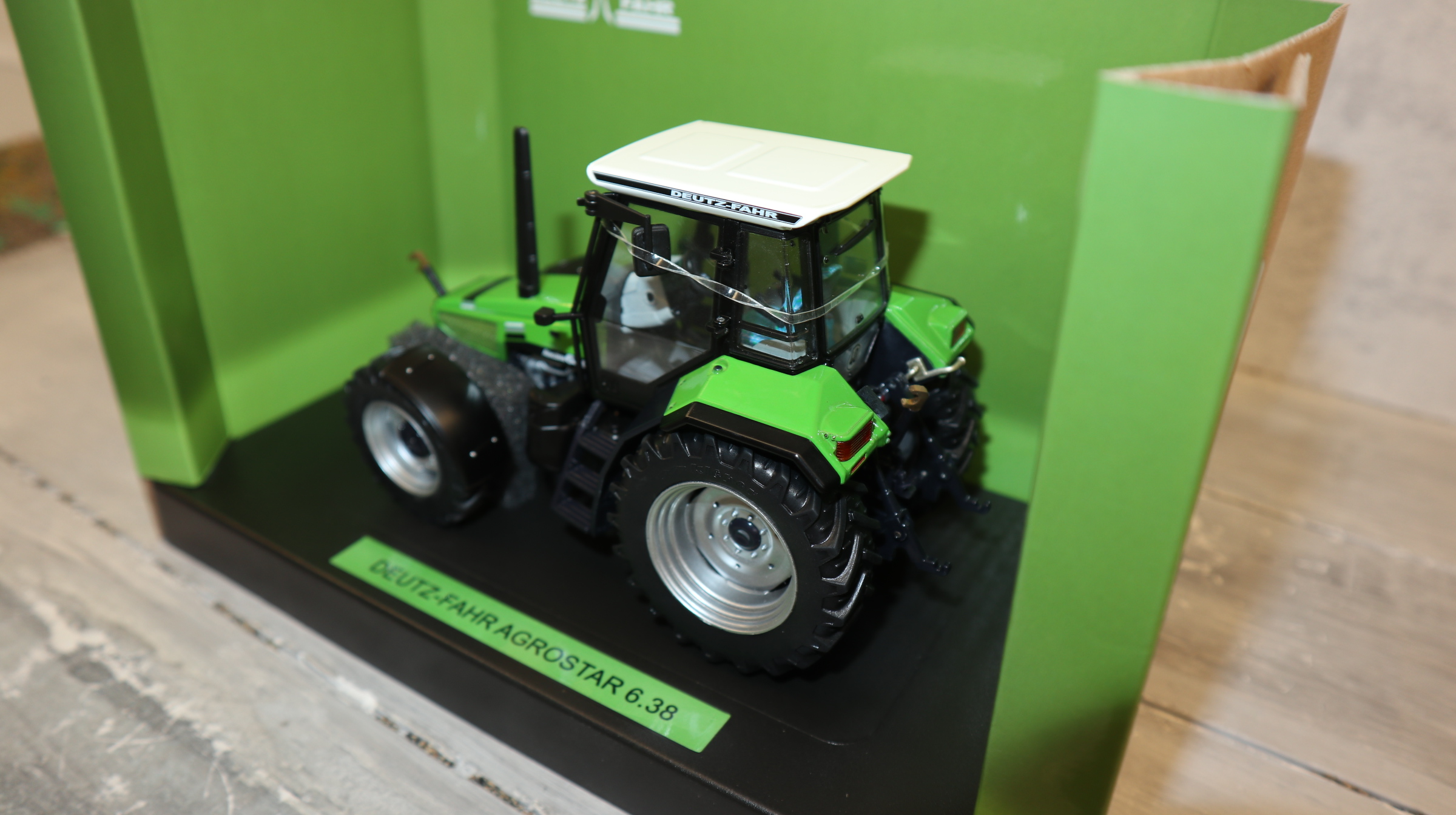 Weise Toys 1028 in 1:32, DEUTZ-FAHR Agrostar 6.38, NEU in OVP