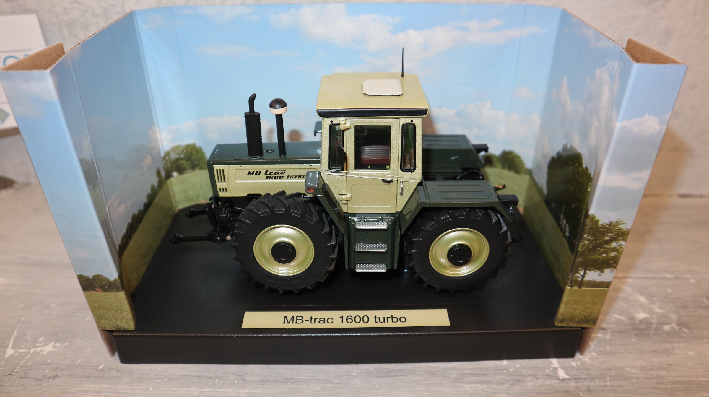 Weise Toys 1062 1:32 MB-Trac 1600 distelgrün,  neu in OVP