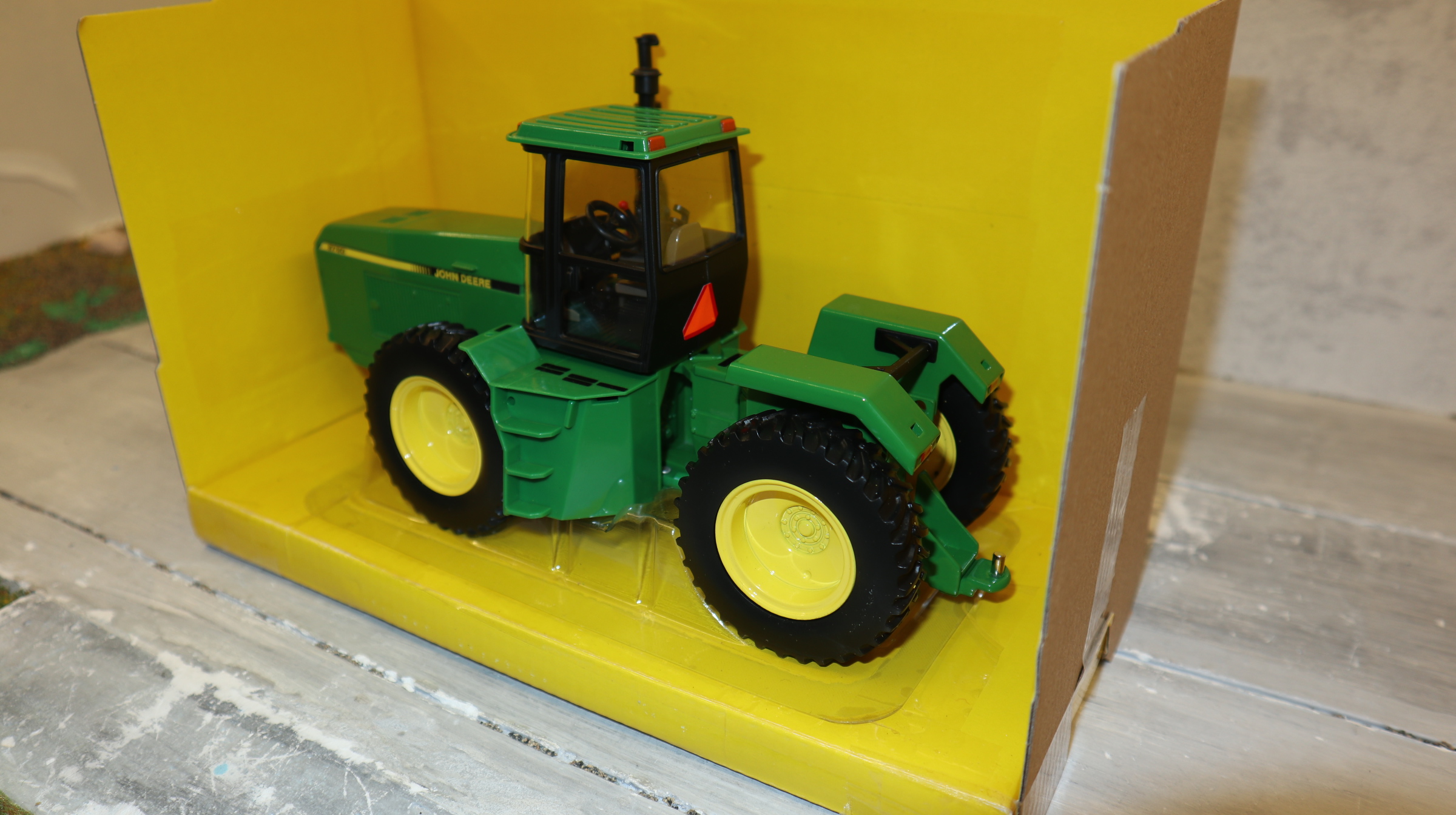 Ertl Britains 45920 in 1:32, John Deere 8760 Knicklenker,  USA-Modell, NEU in OVP