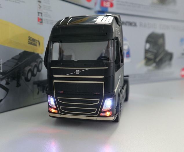 Siku 6731 in 1:32, Control VOLVO FH 16 Schwarz,  Neu in OVP