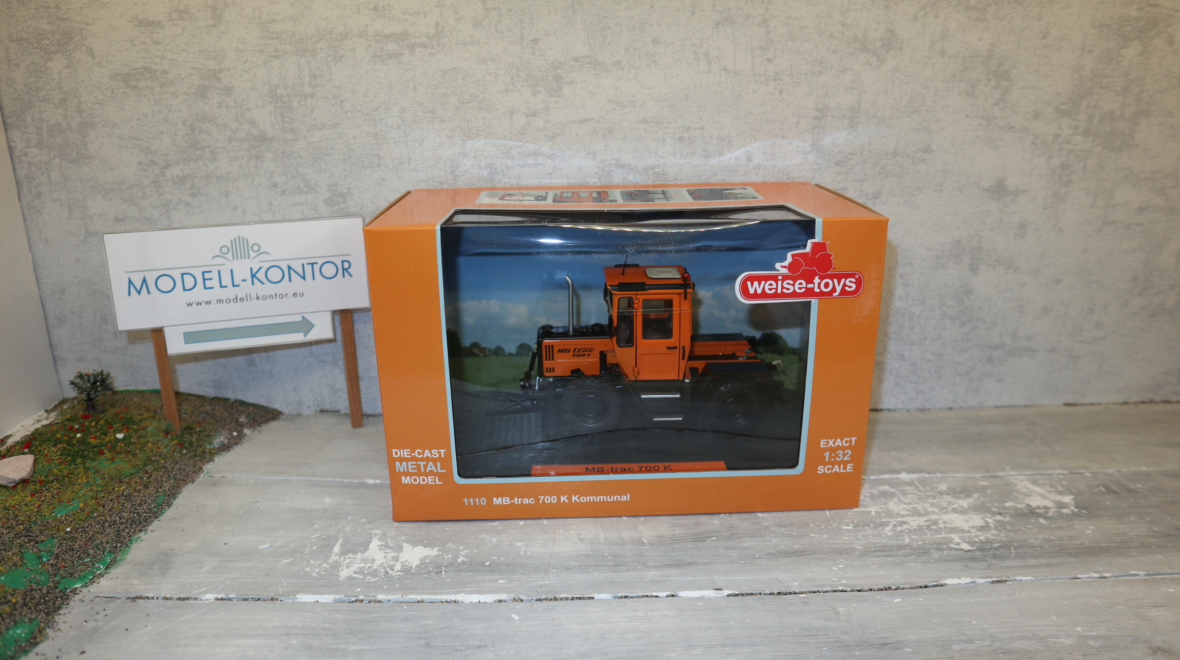 Weise Toys 1110 in 1:32 MB-Trac 700 Kommunal, NEU in OVP