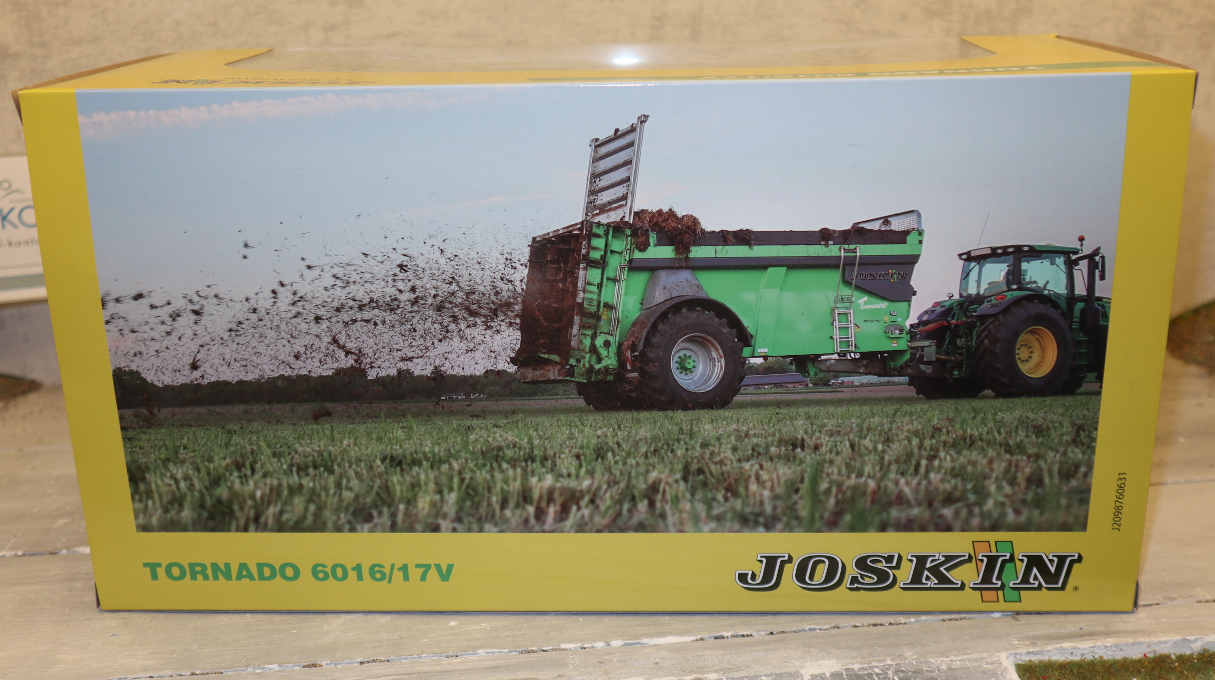Universal Hobbies UH 6787 in 1:32, Joskin Tormado 6016/17V,  NEU in OVP