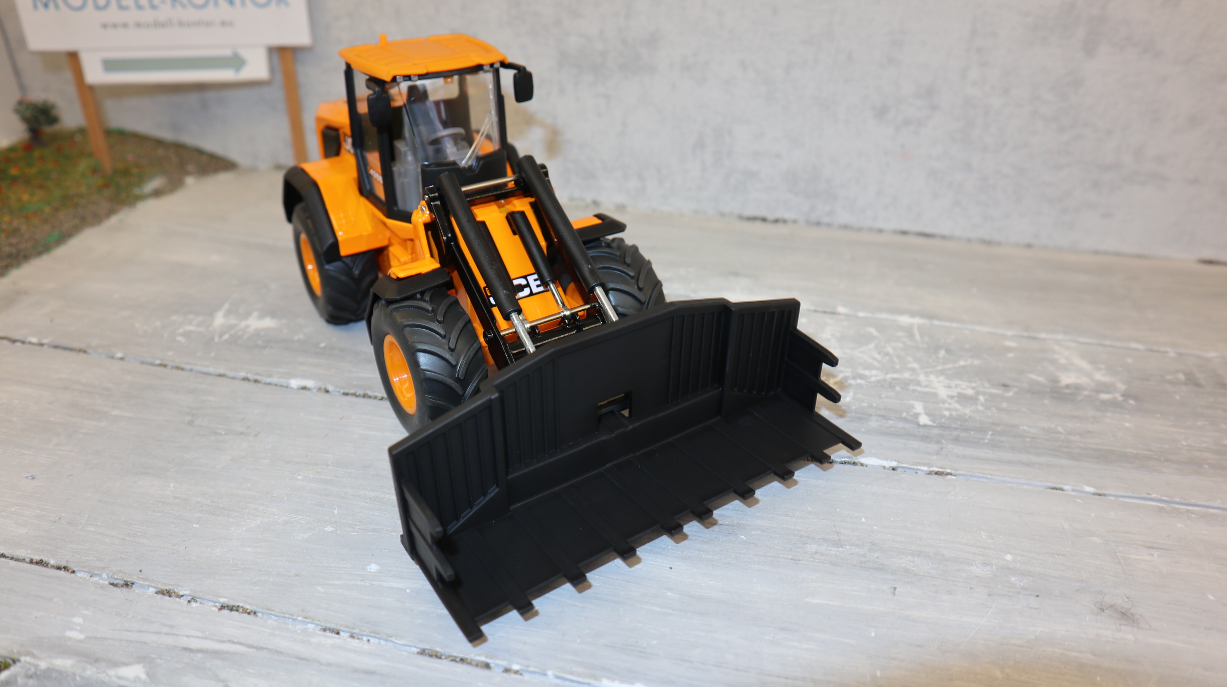 SIKU 3663 in 1:32, JCB 435S Agri Radlader, NEU in OVP