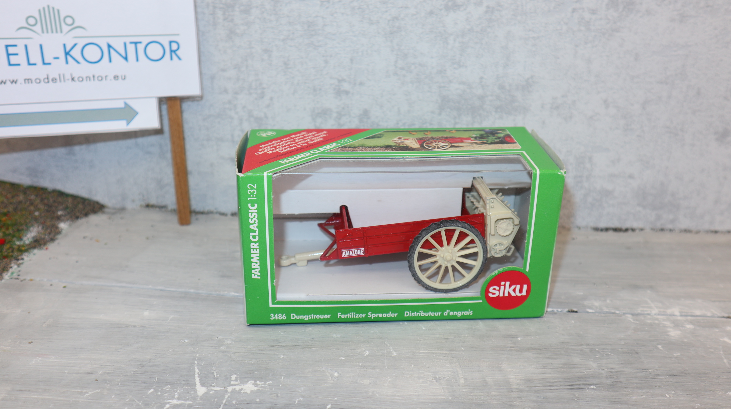 Siku 3486 in 1:32 Classic, AMAZONE Dungstreuer in rot-beige, NEU in OVP