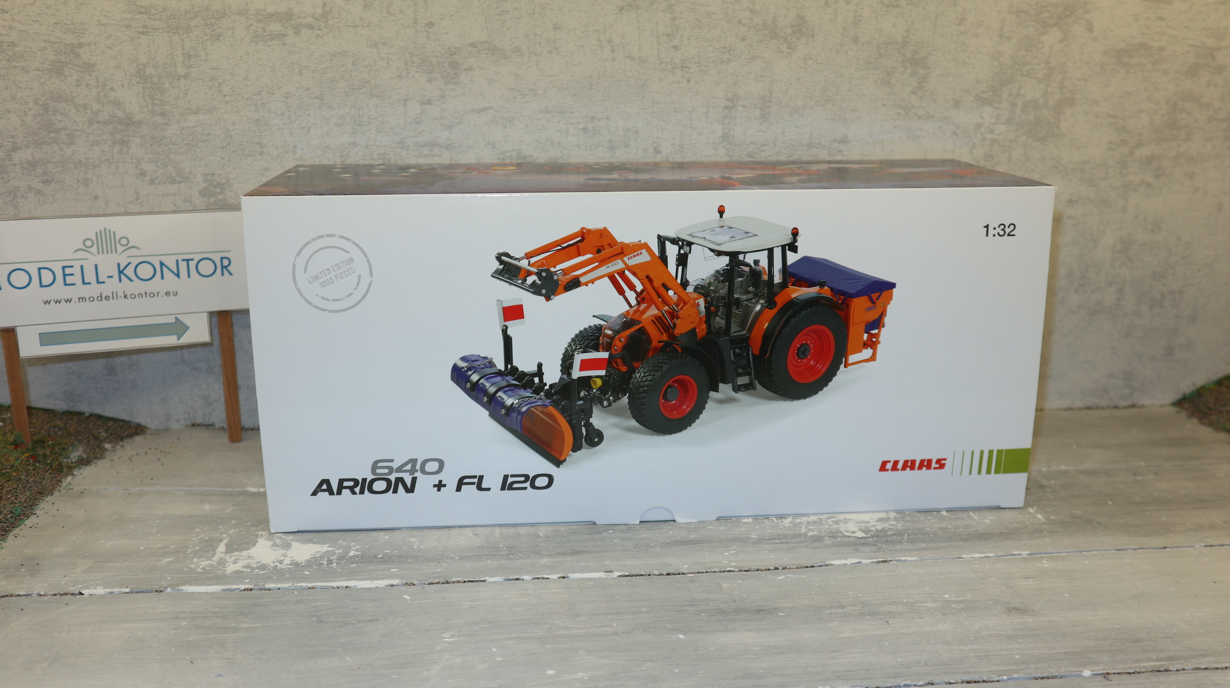 Wiking 01700610 in 1:32, Claas Arion 640 mit FL 120, Winterdienst, NEU in OVP