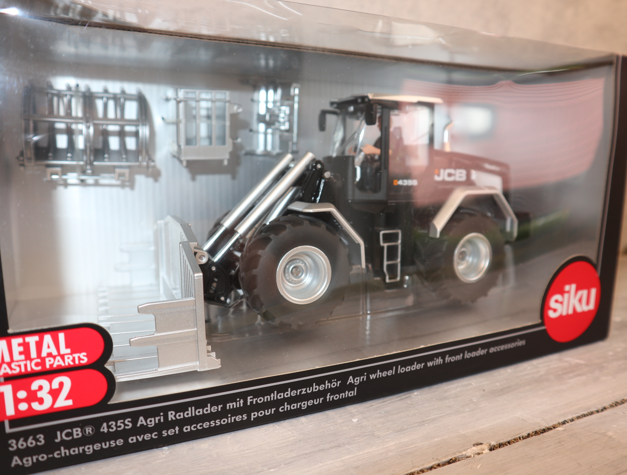 Siku 3663 1:32 JCB Radlader 435S als Sondermodell BLACKLINE in OVP